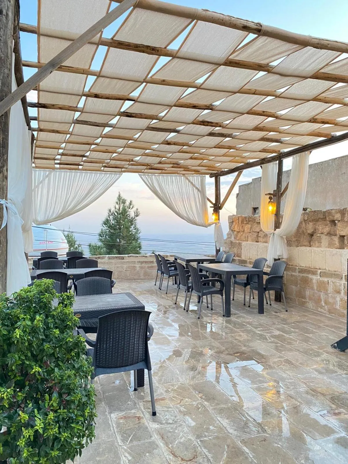 Property building in Dara Konagı