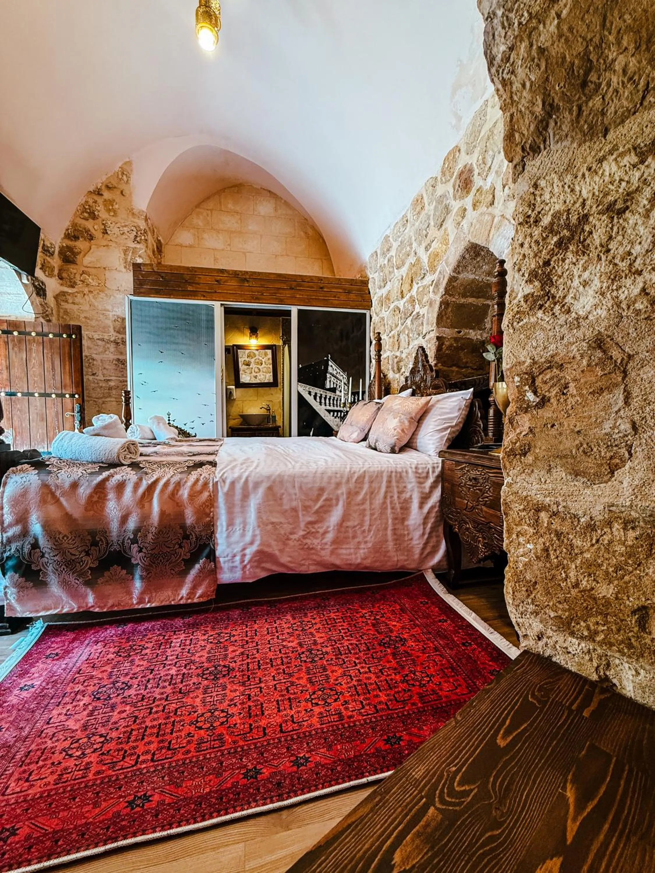 Photo of the whole room, Bed in Dara Konagı
