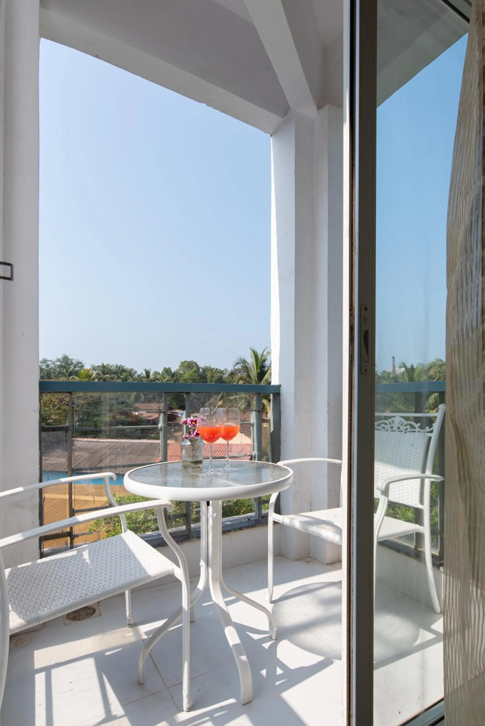 Natural landscape, Balcony/Terrace in Living Room by Seasons, Goa
