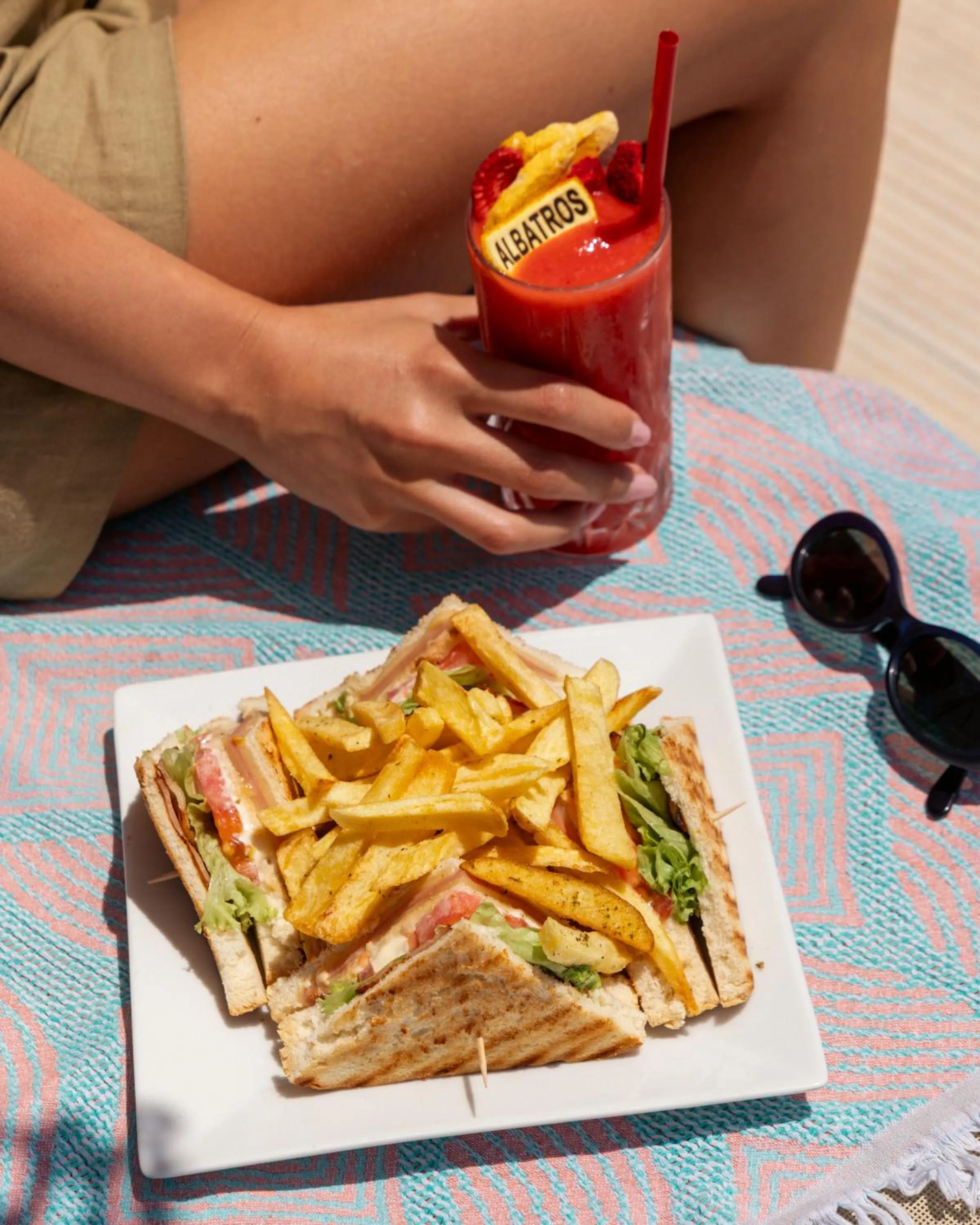 Food and drinks in Albatros Club Mykonos