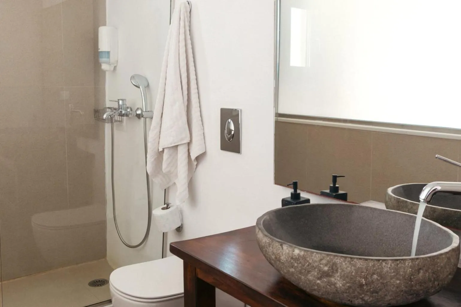 Shower in Albatros Club Mykonos