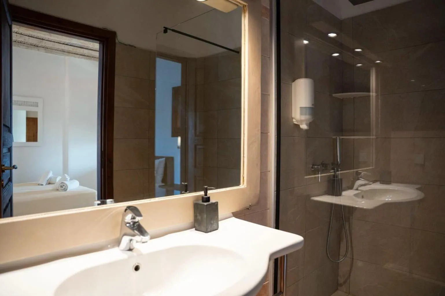 Shower in Albatros Club Mykonos