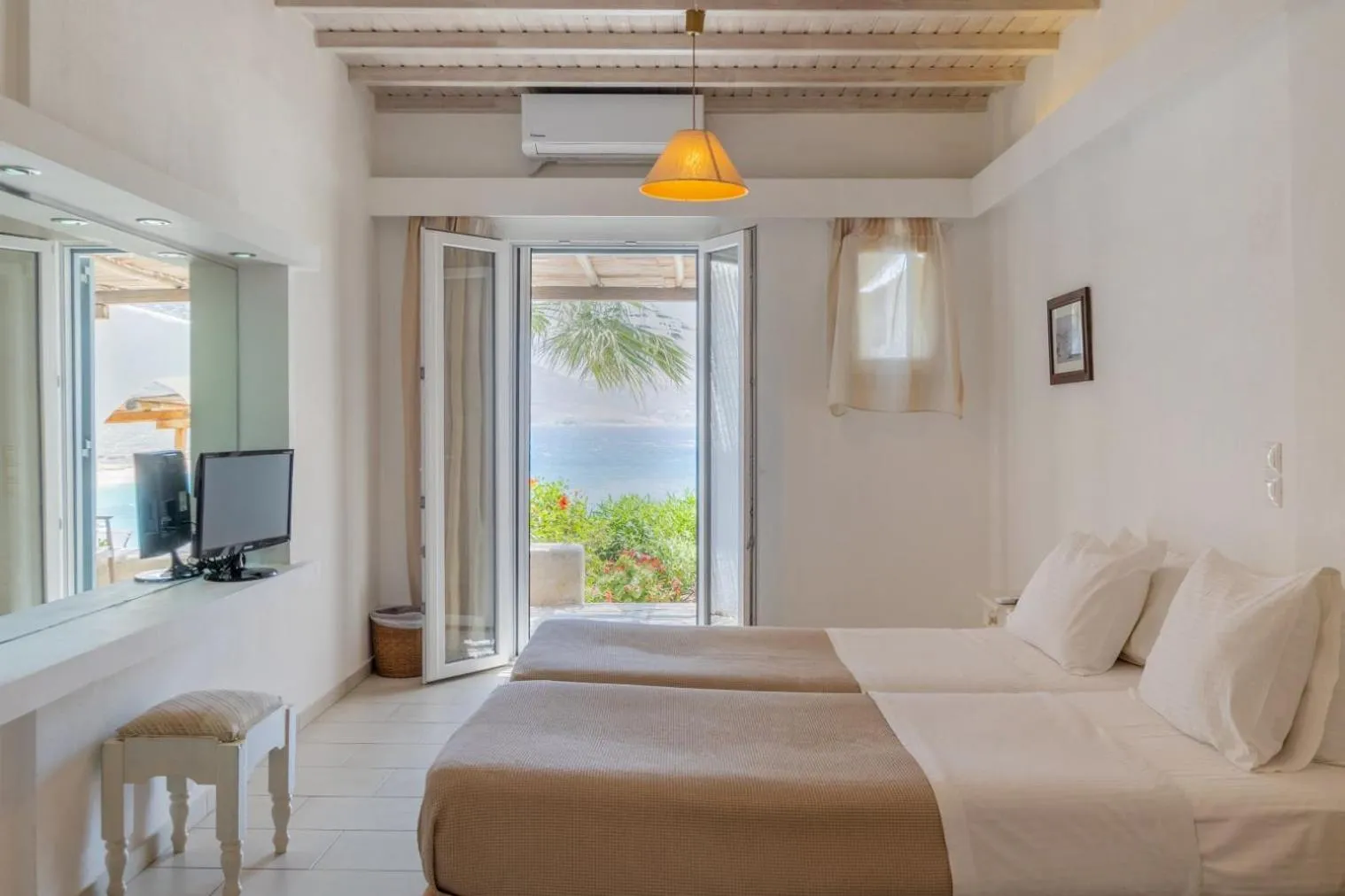 Bed in Albatros Club Mykonos