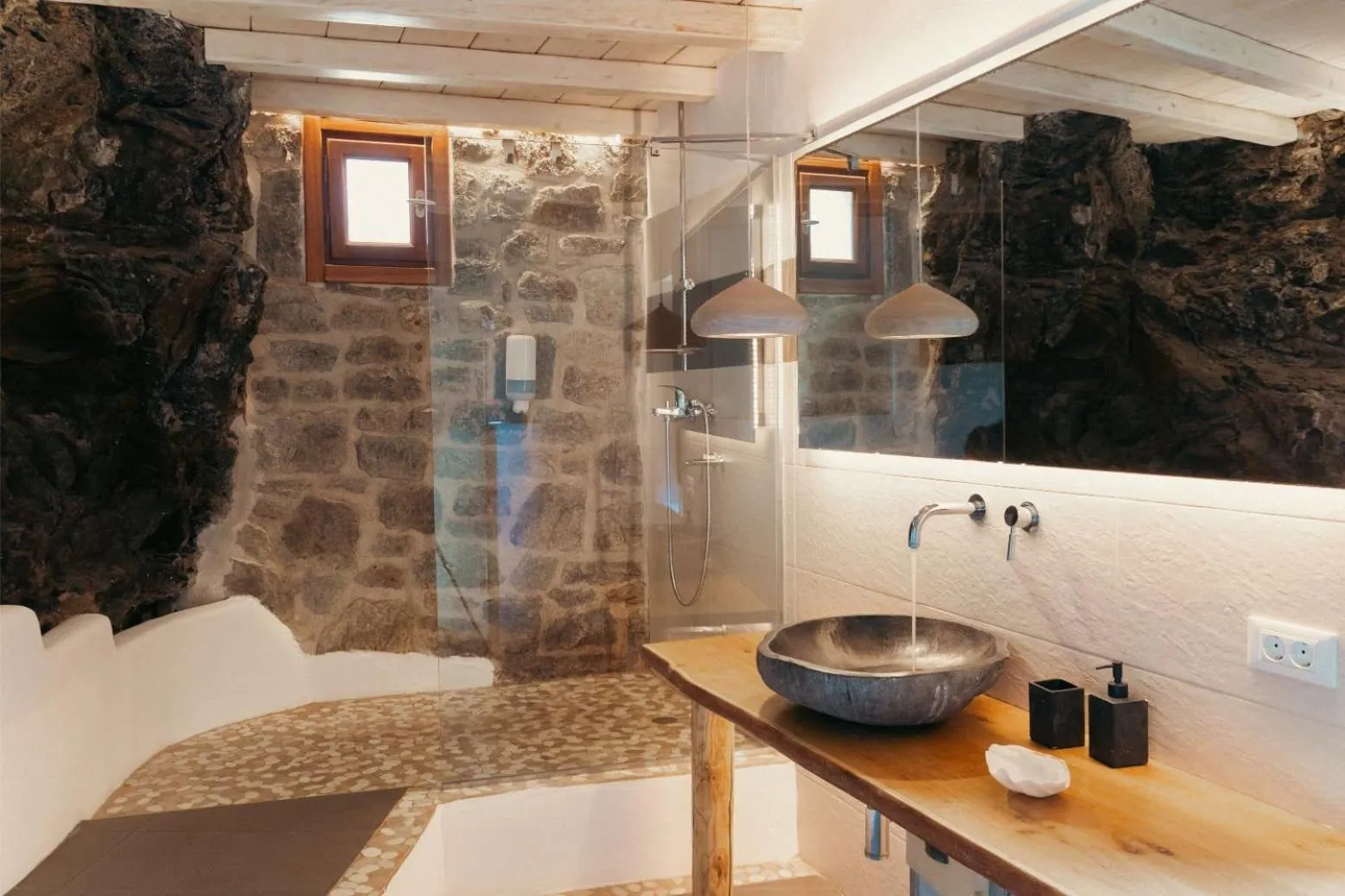 Shower in Albatros Club Mykonos