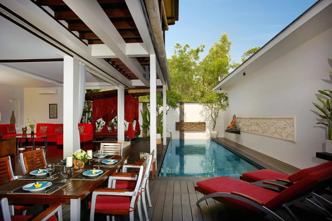 Swimming pool in Temple Hill Residence Villa