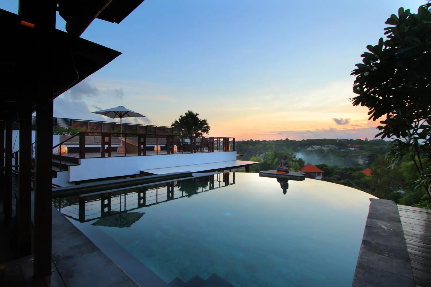 Property building in Temple Hill Residence Villa