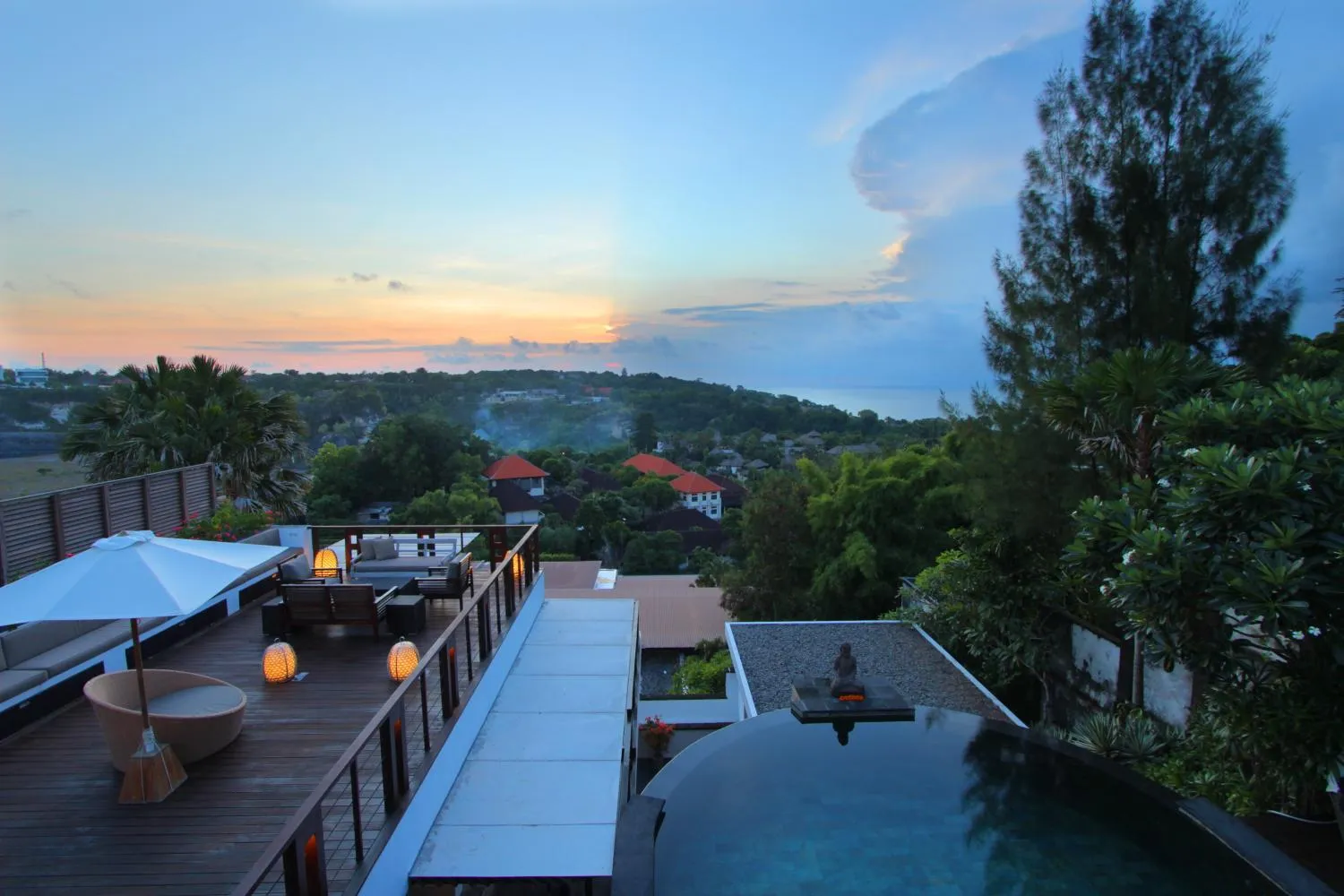 Property building in Temple Hill Residence Villa