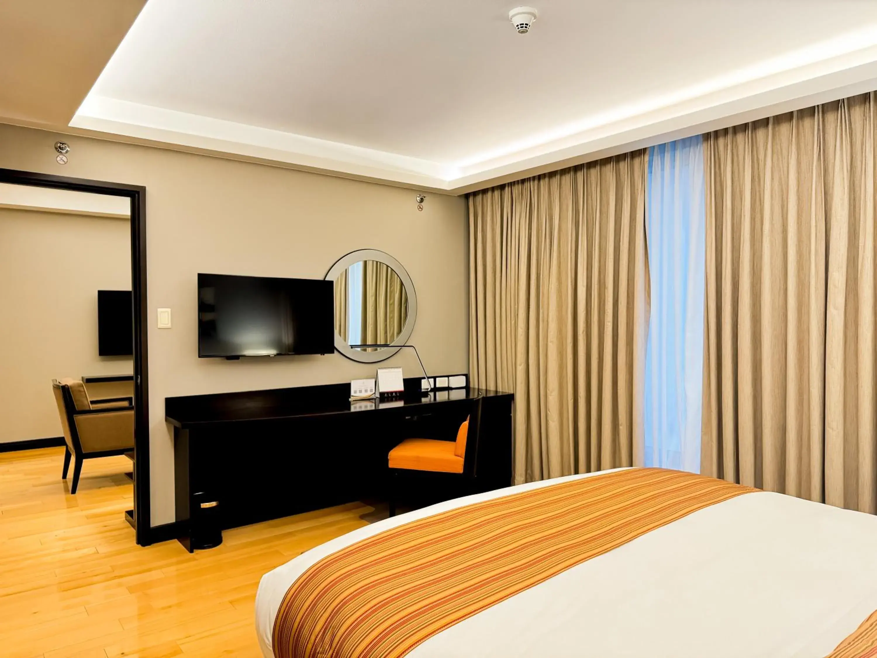 Bedroom, Bed in The Bellevue Manila Bedroom, Bed in The Bellevue Manila