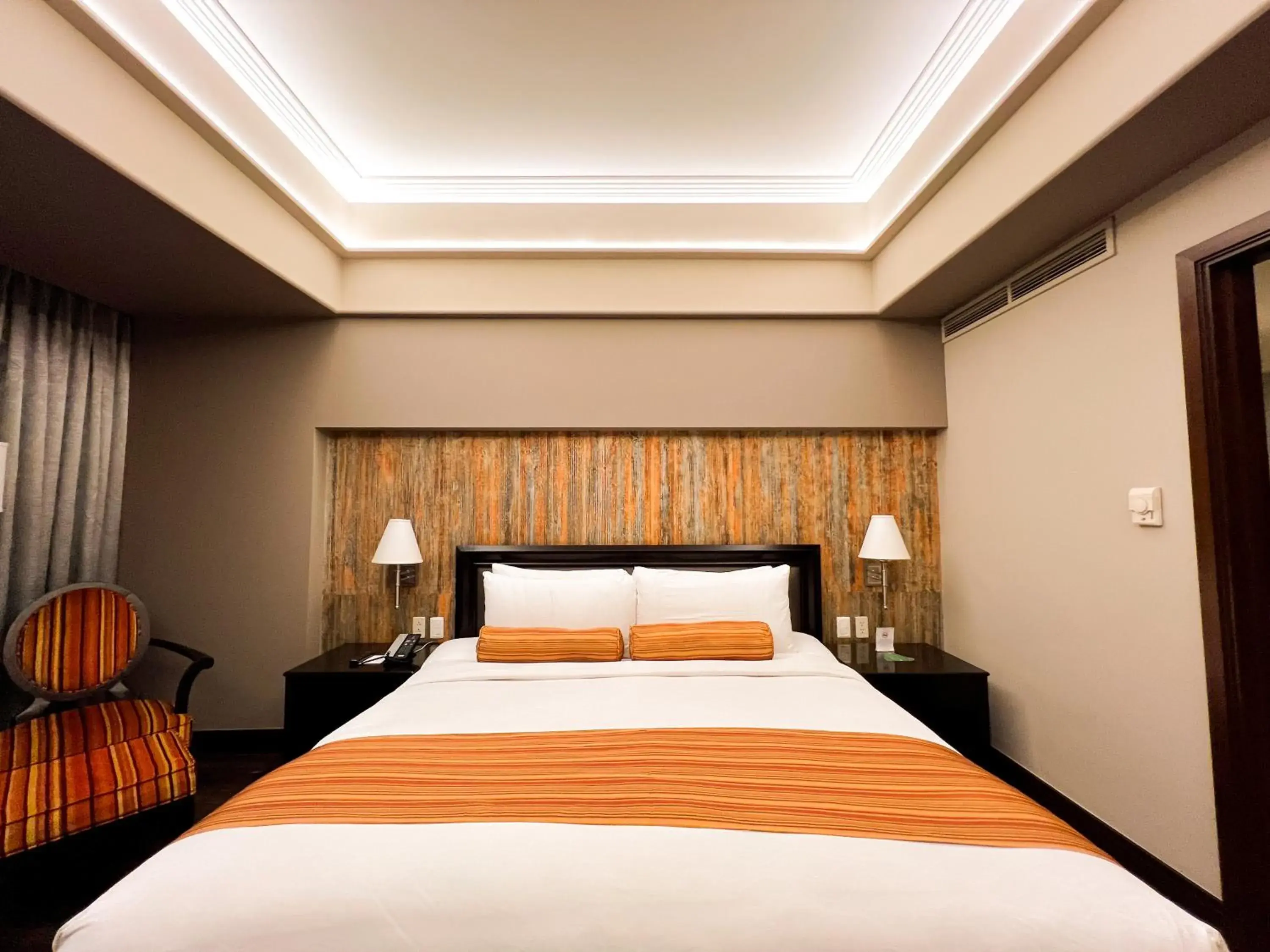 Bedroom, Bed in The Bellevue Manila Bedroom, Bed in The Bellevue Manila