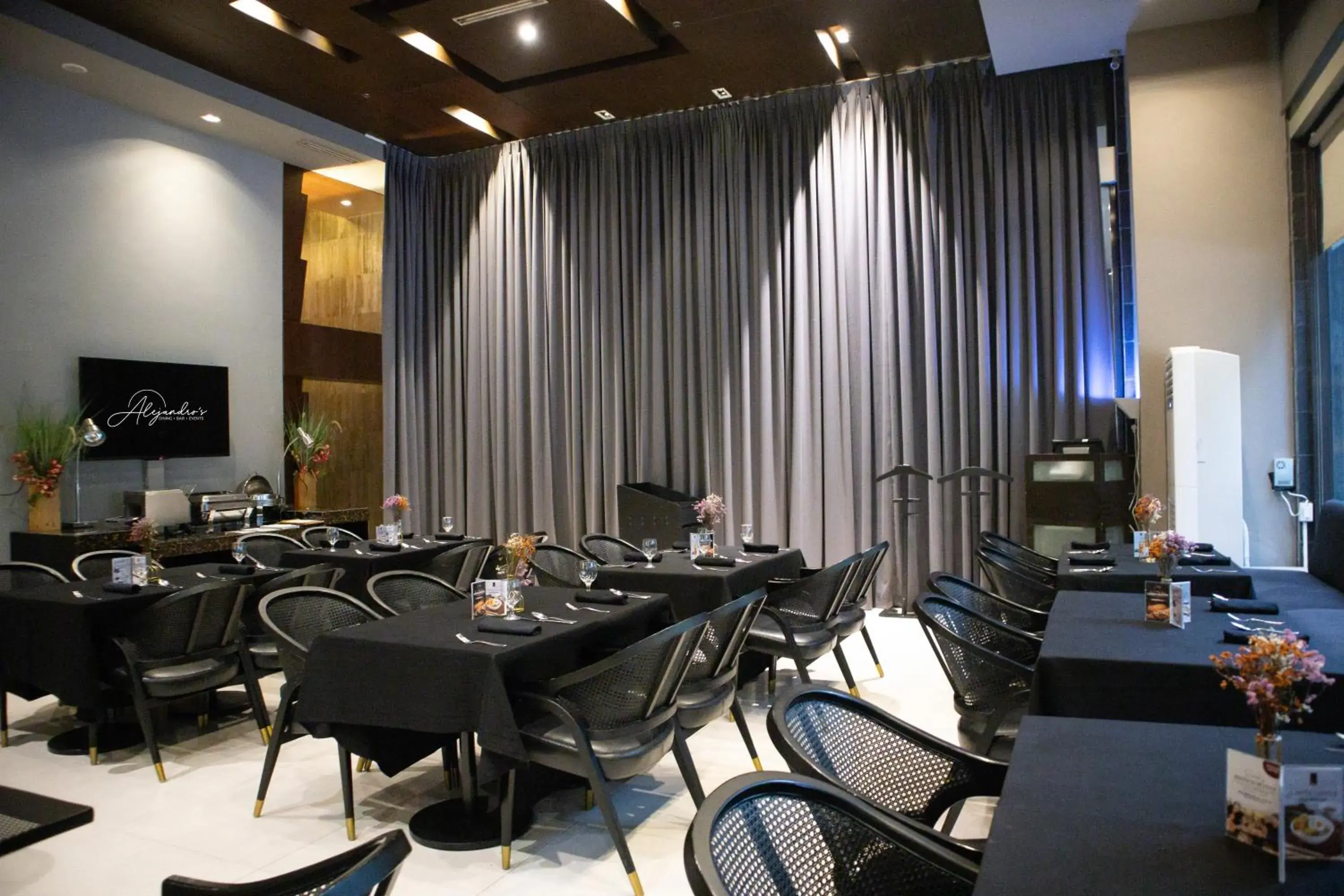 Restaurant/places to eat in The B Hotel Alabang Restaurant/places to eat in The B Hotel Alabang