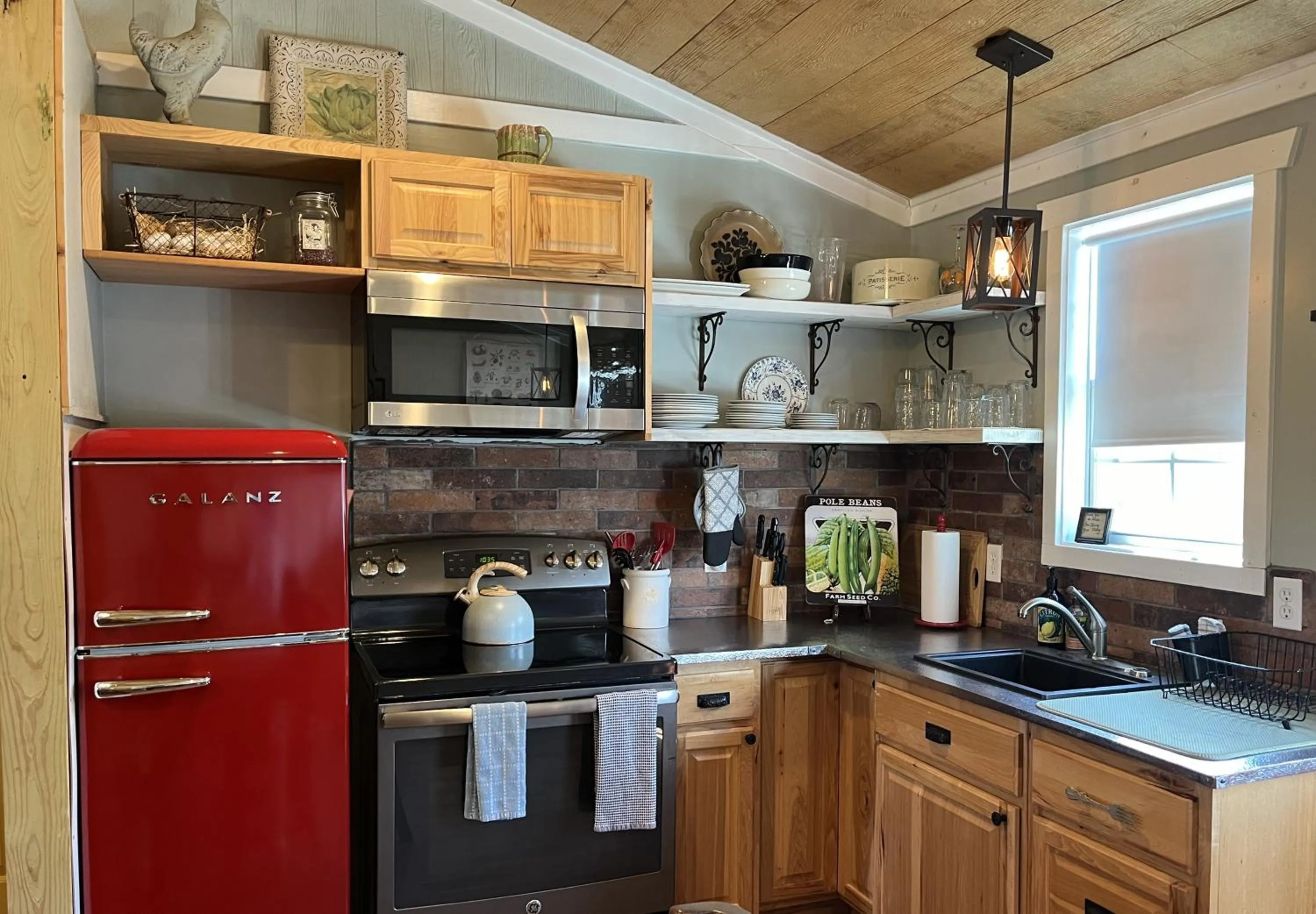 Kitchen or kitchenette in The Alexander at Creek Road