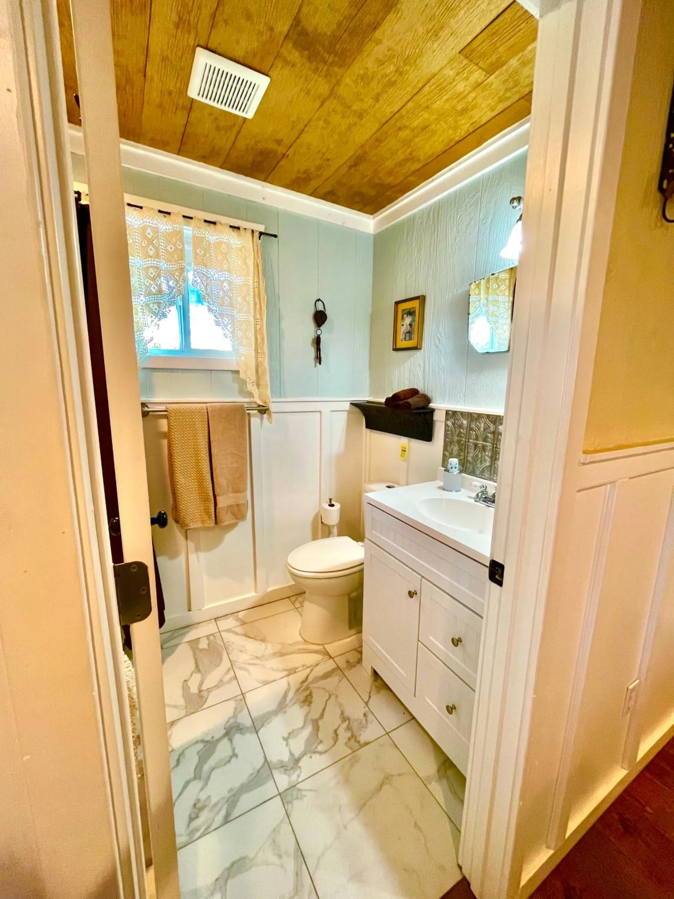 Shower in The Alexander at Creek Road