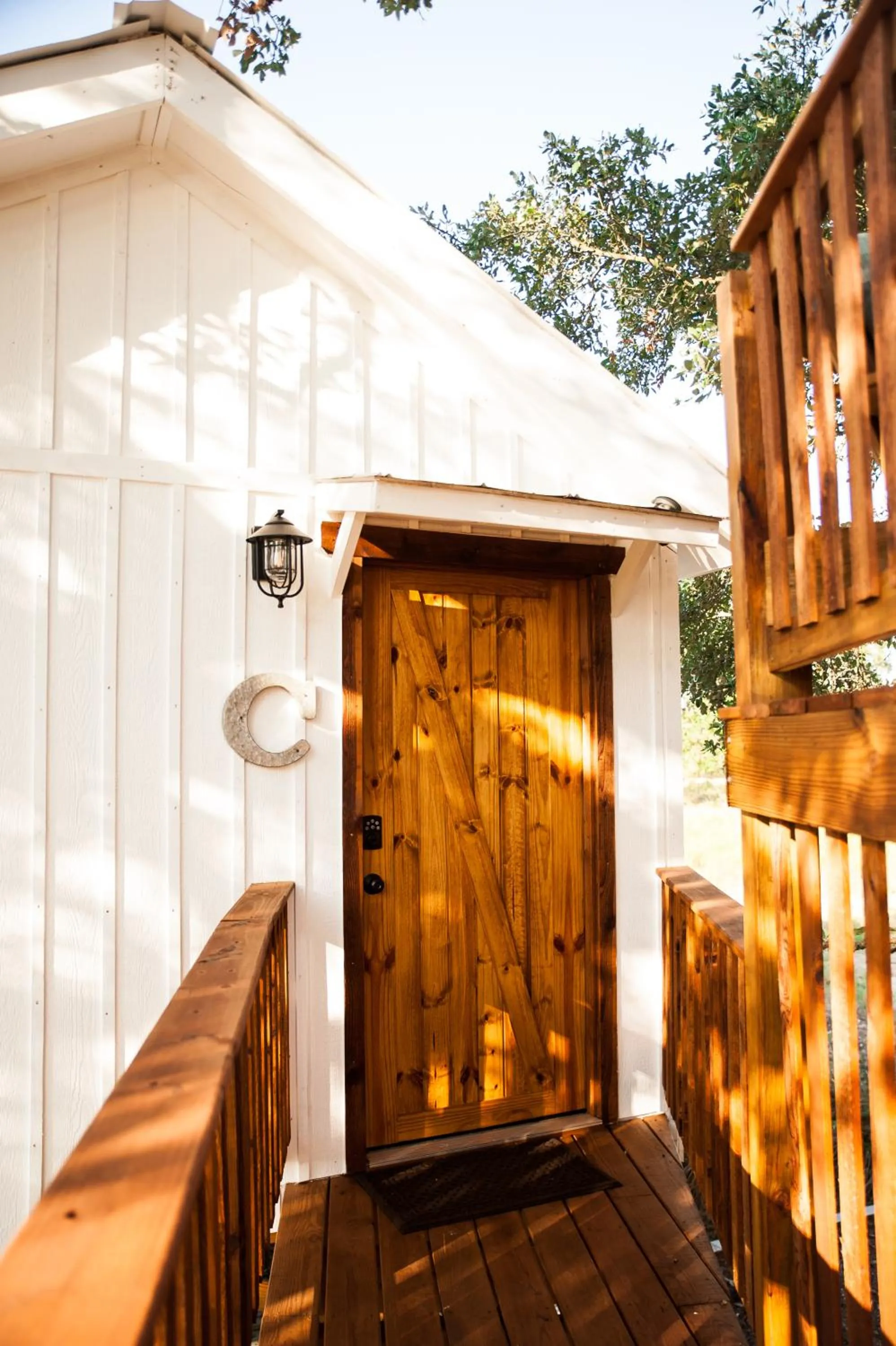 Facade/entrance in The Alexander at Creek Road