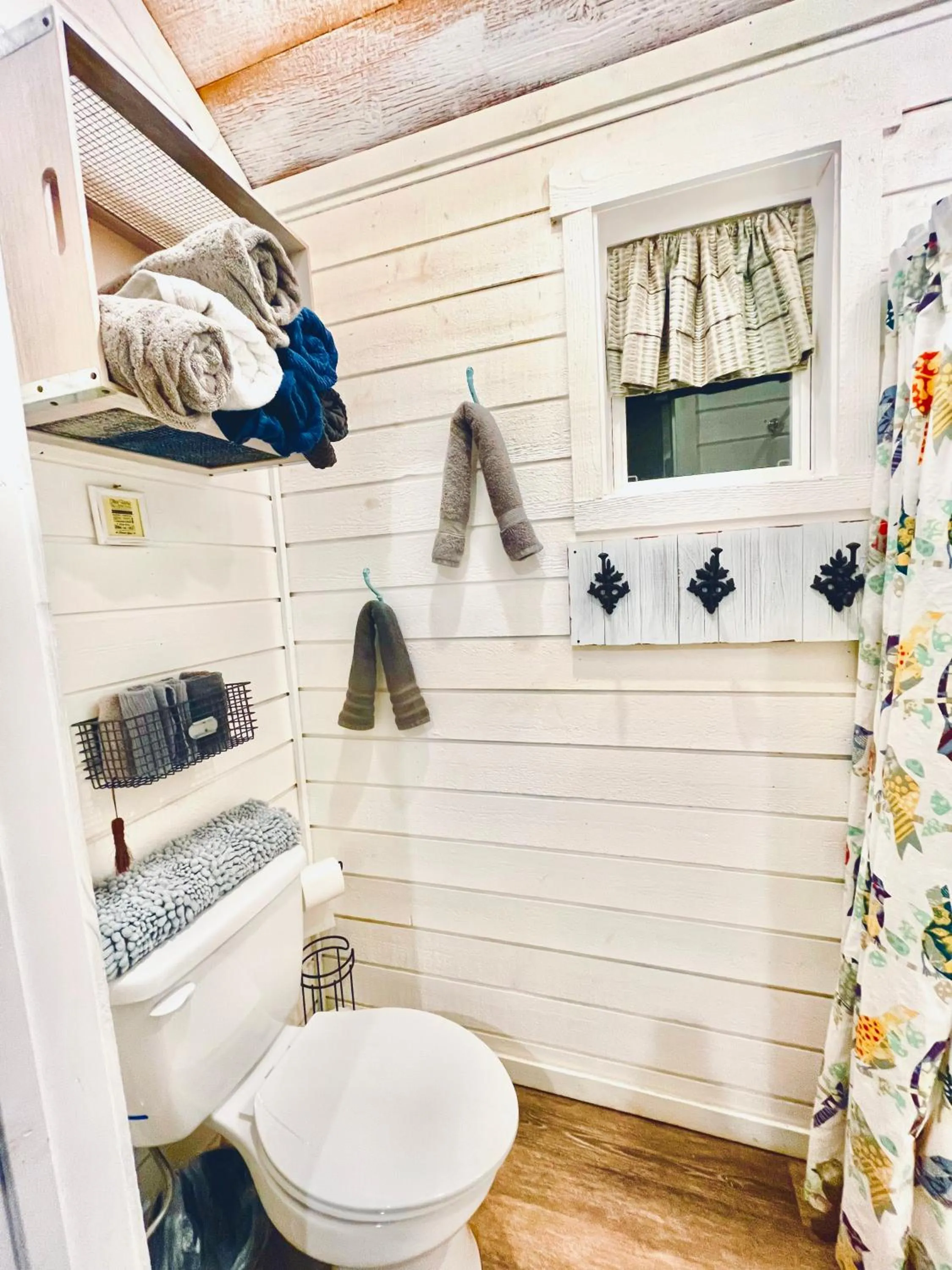 Toilet in The Alexander at Creek Road