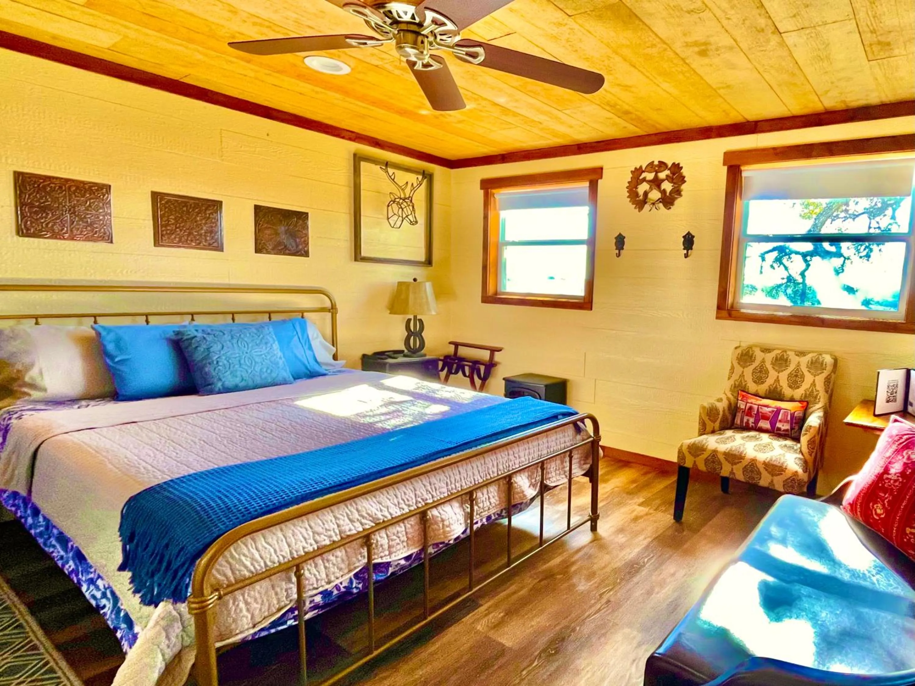 Bed in The Alexander at Creek Road