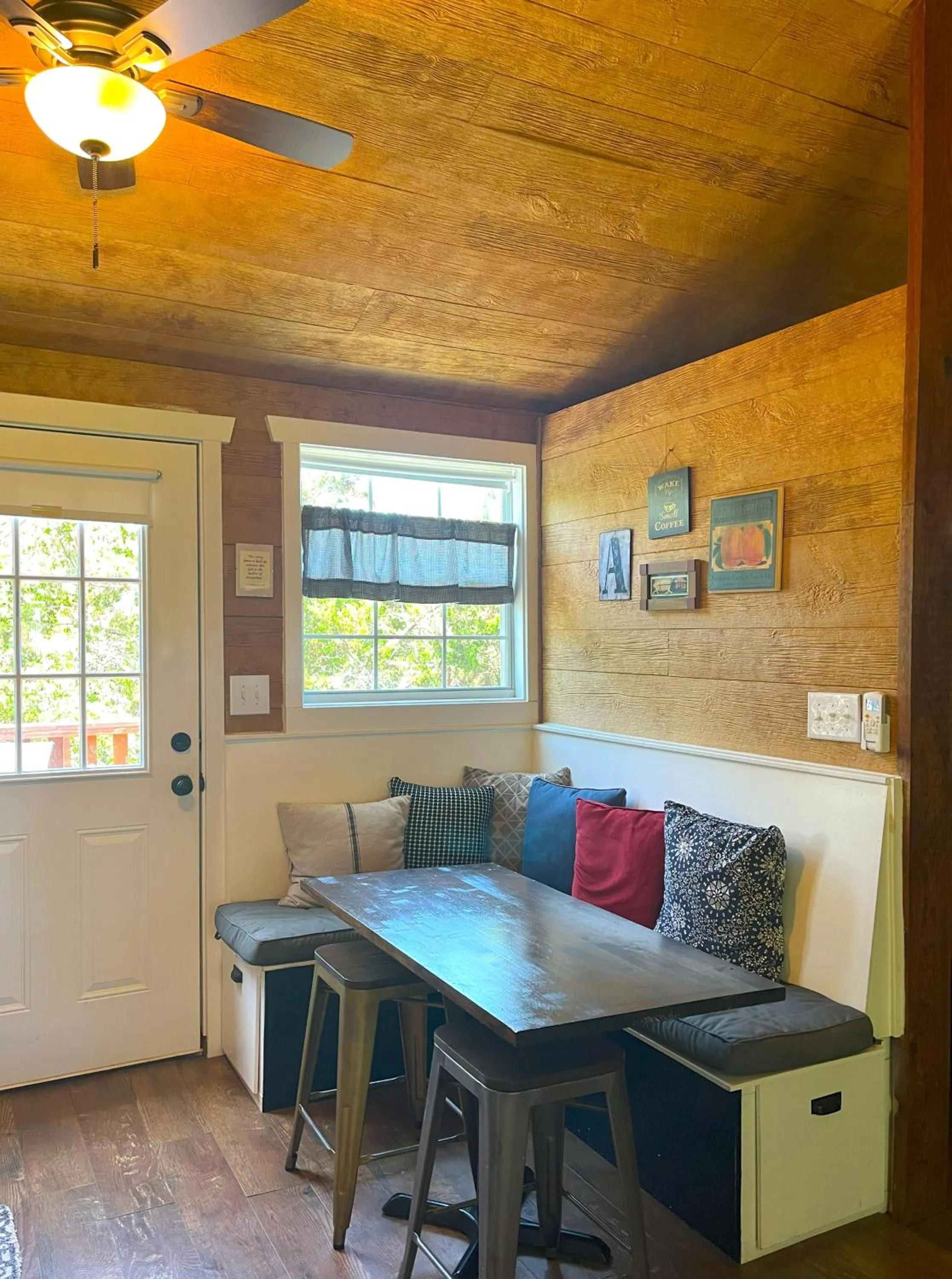 Dining area in The Alexander at Creek Road