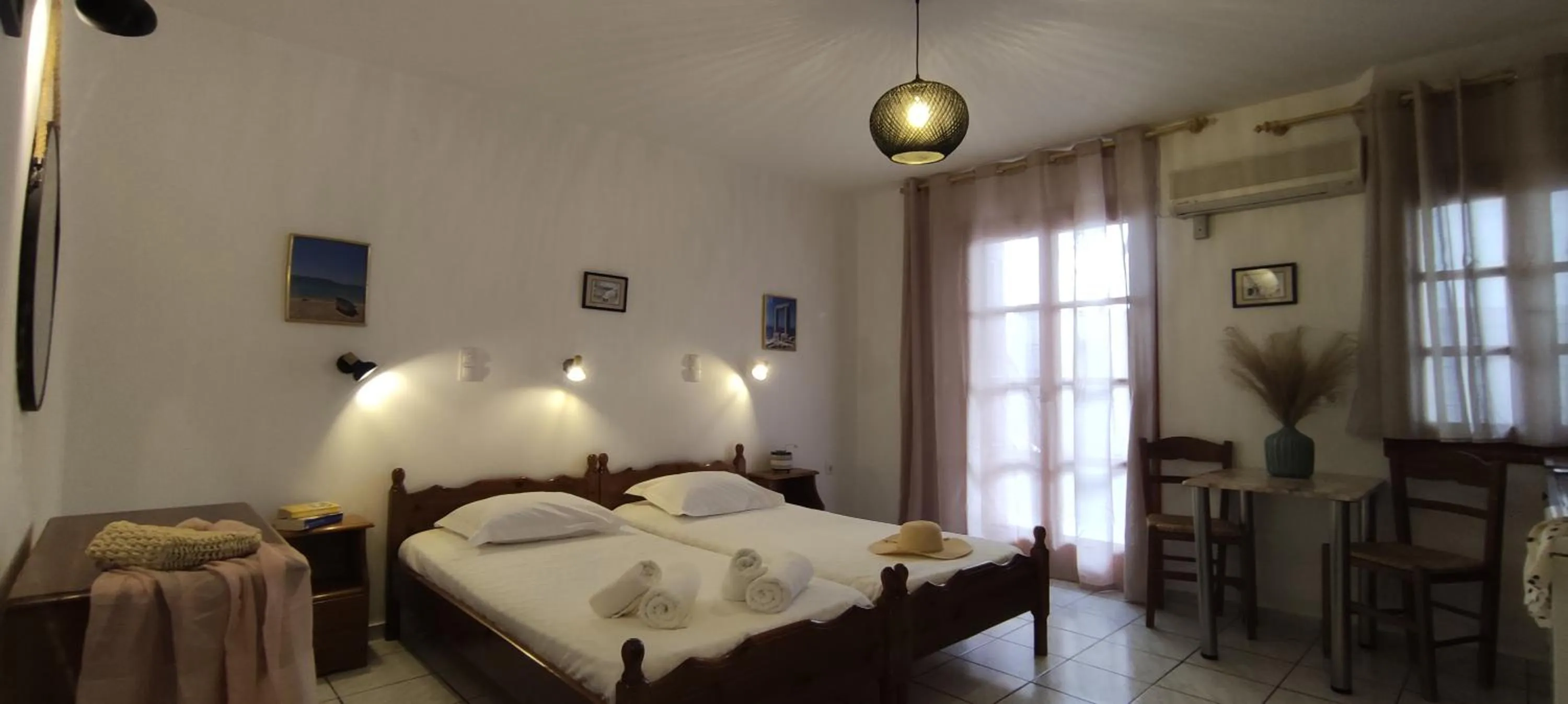 Bed in Kapetanos Rooms