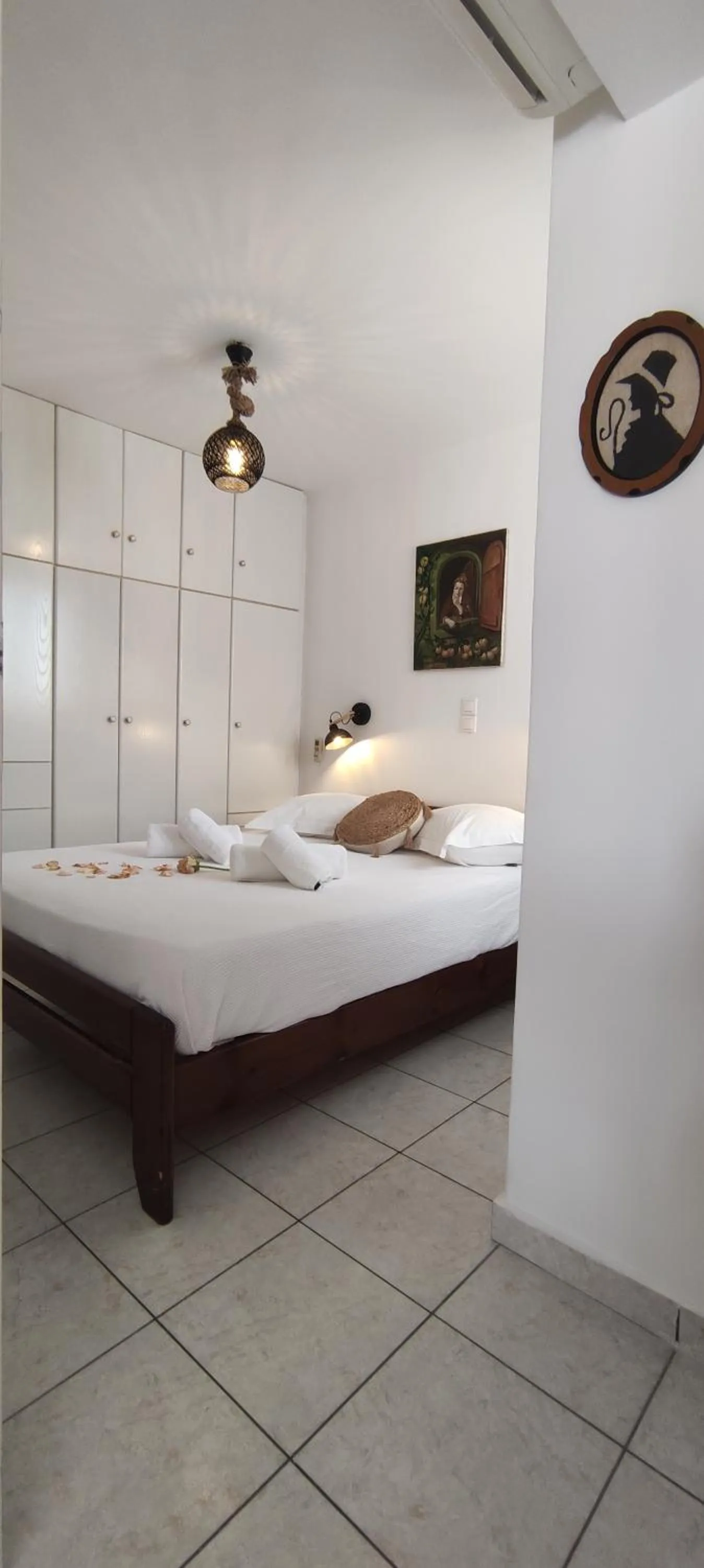 Bed in Kapetanos Rooms