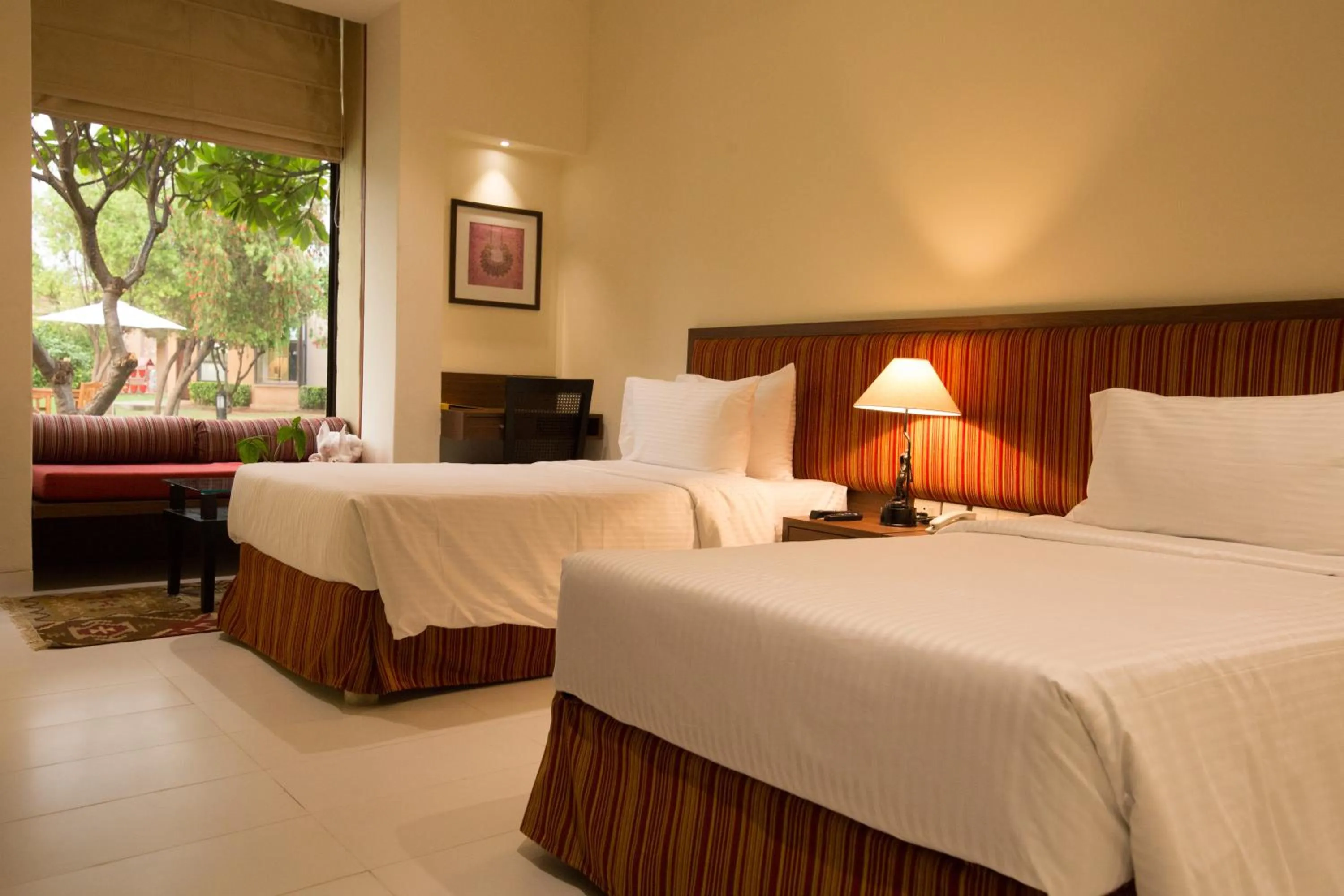 Bedroom, Bed in Lemon Tree Hotel, Tarudhan Valley, Manesar