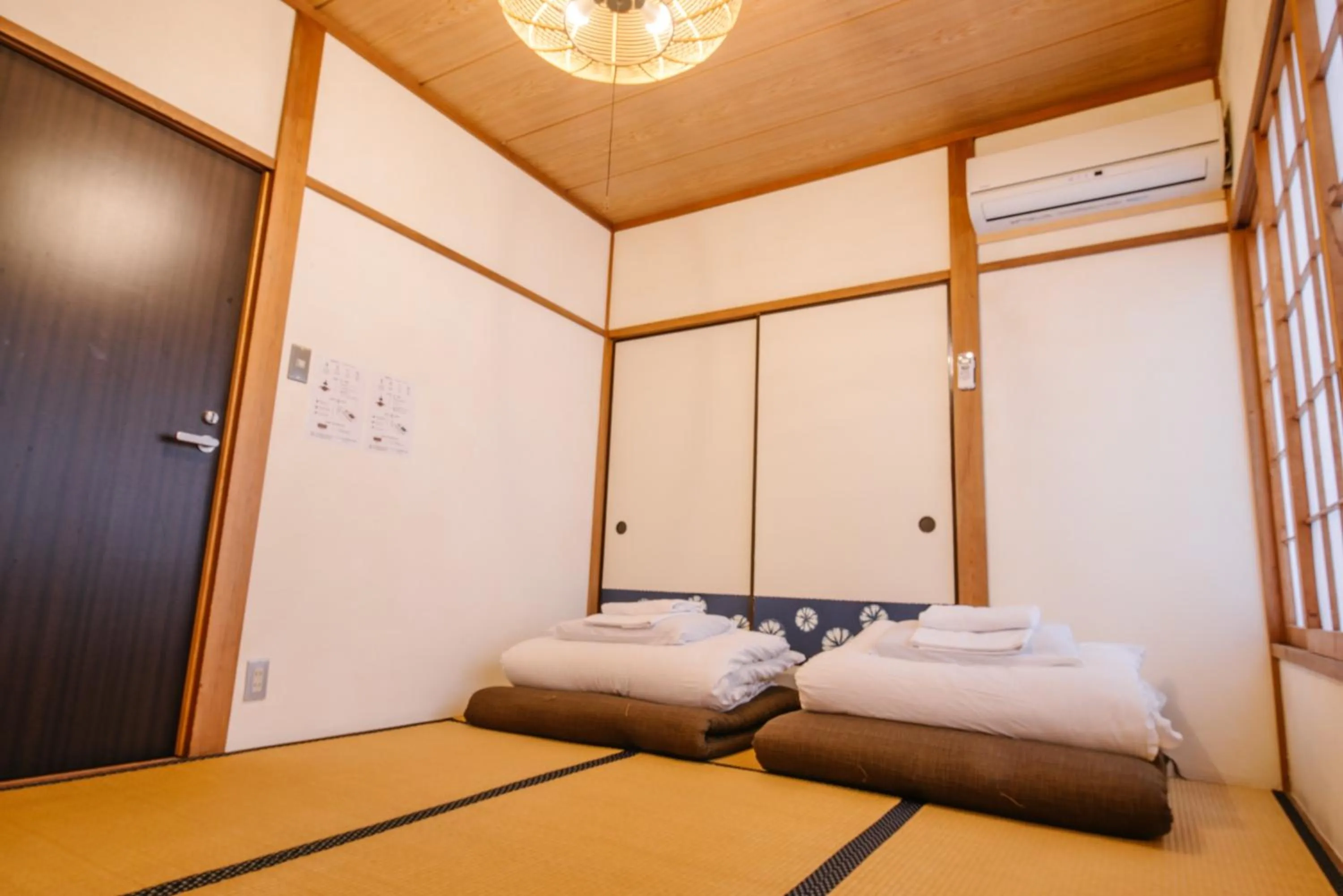 Photo of the whole room, Bed in Irori Guest House Tenmaku