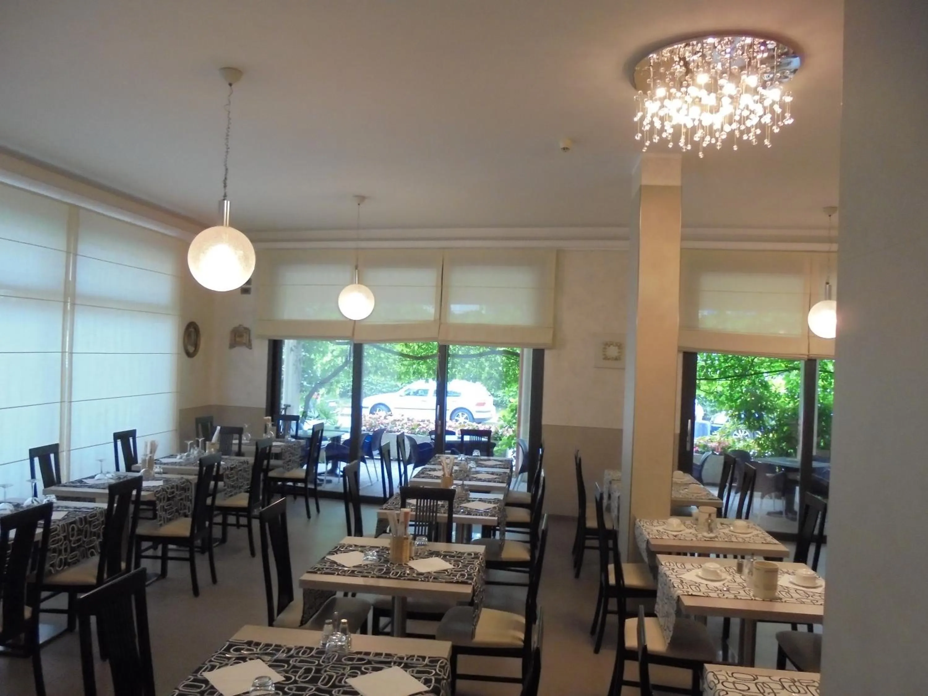 Restaurant/places to eat in Hotel Nevada