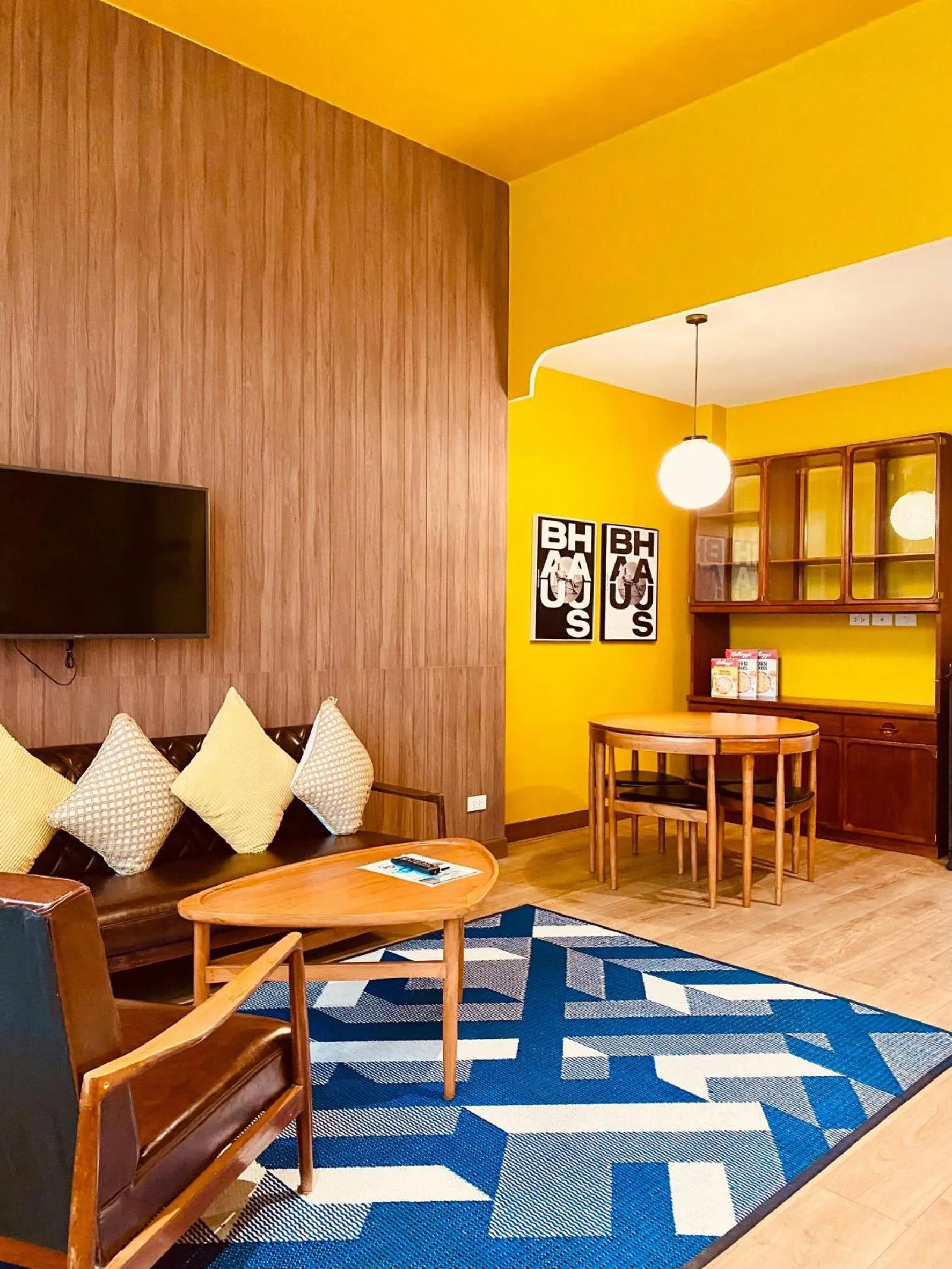 TV and multimedia in Miami Hotel Bangkok