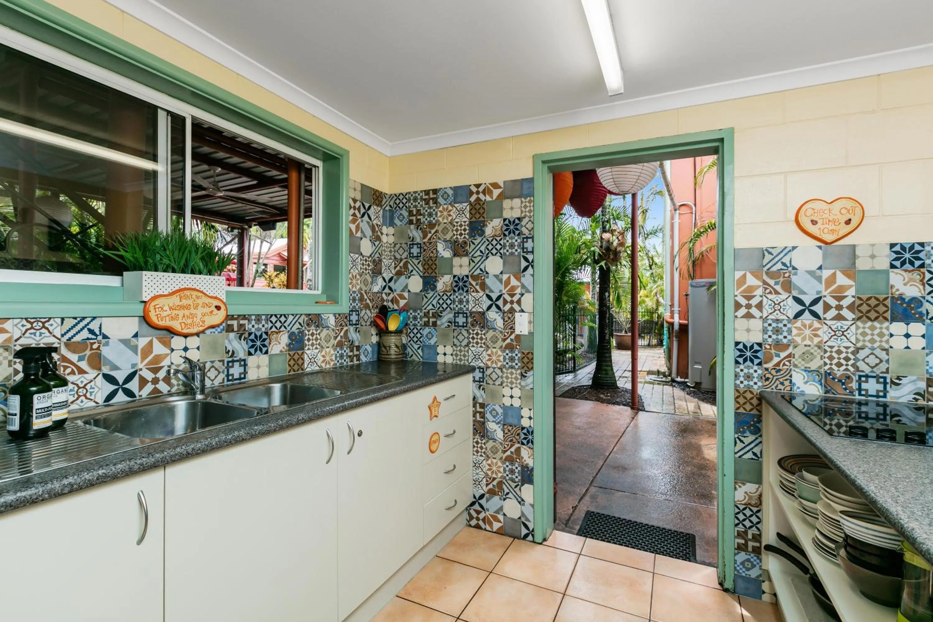 Kitchen or kitchenette in Travellers Oasis