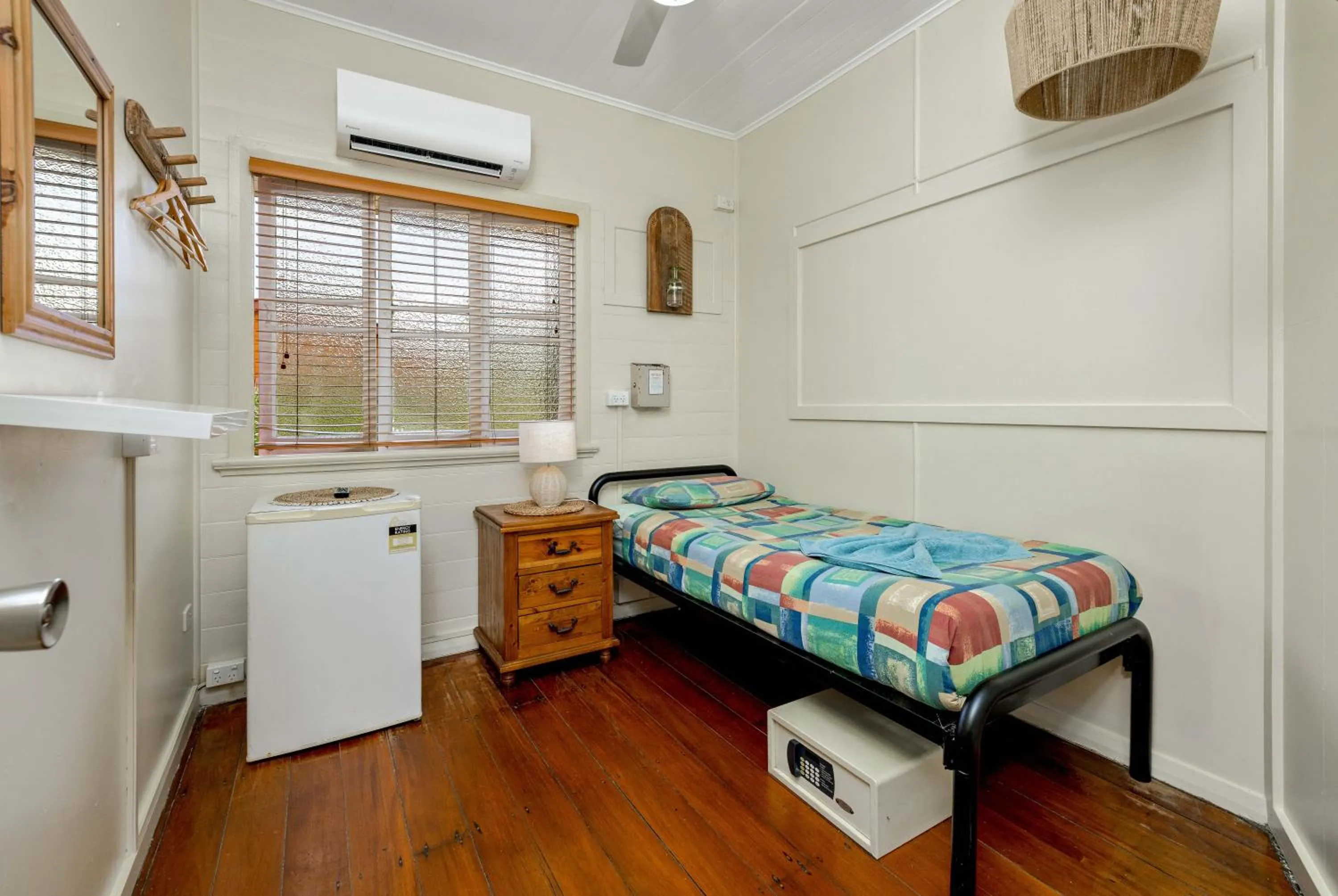 Bedroom, Bed in Travellers Oasis