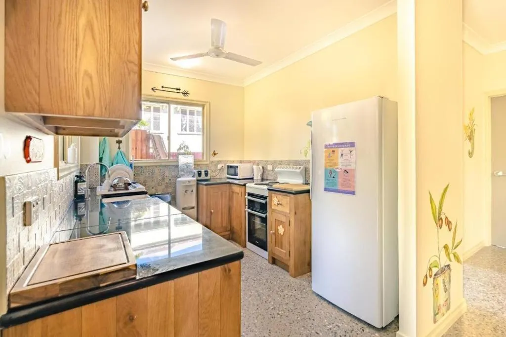 Kitchen or kitchenette in Travellers Oasis
