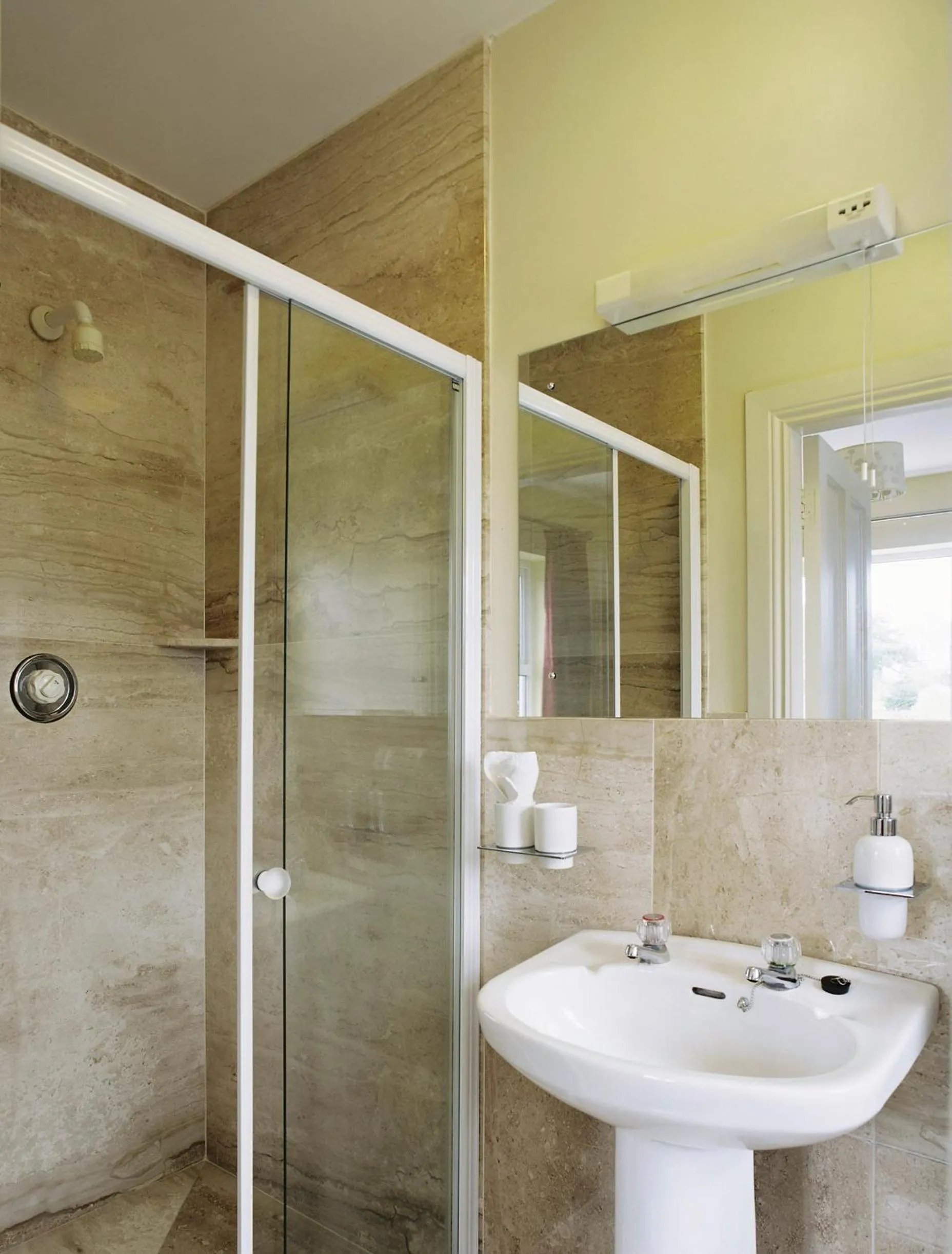 Bathroom in Greenlawn Lodge