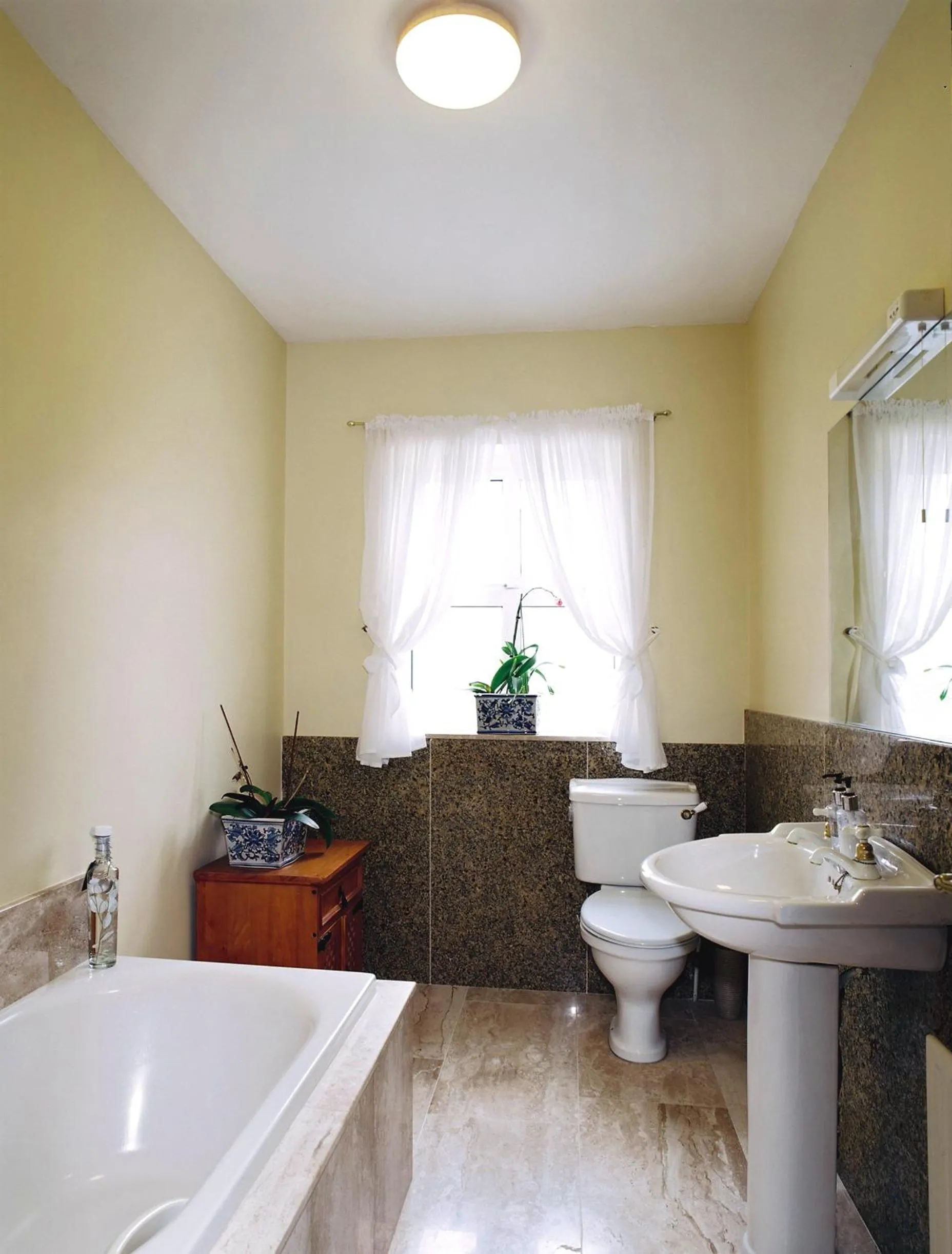 Bathroom in Greenlawn Lodge