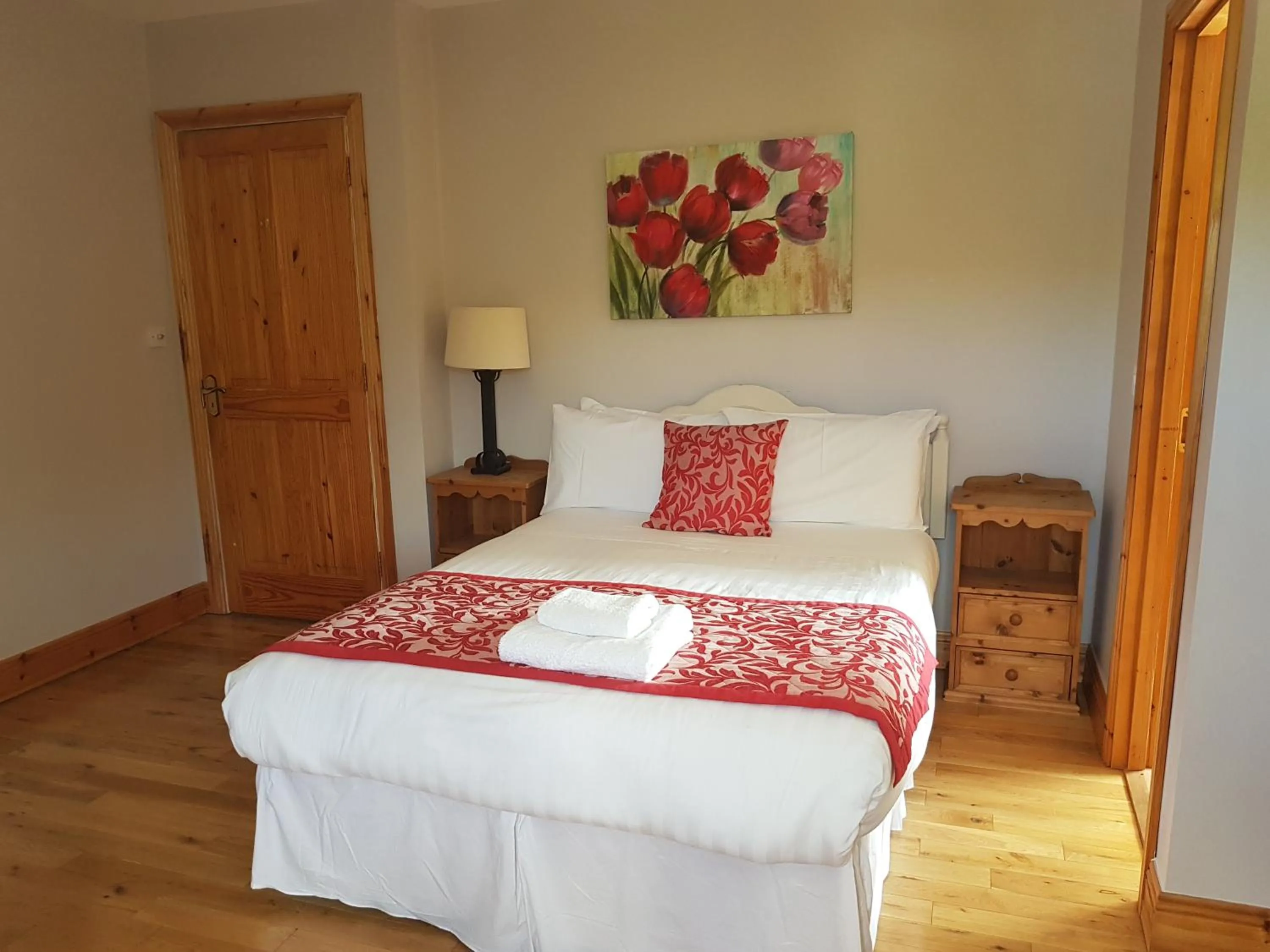 Bedroom, Bed in Greenlawn Lodge