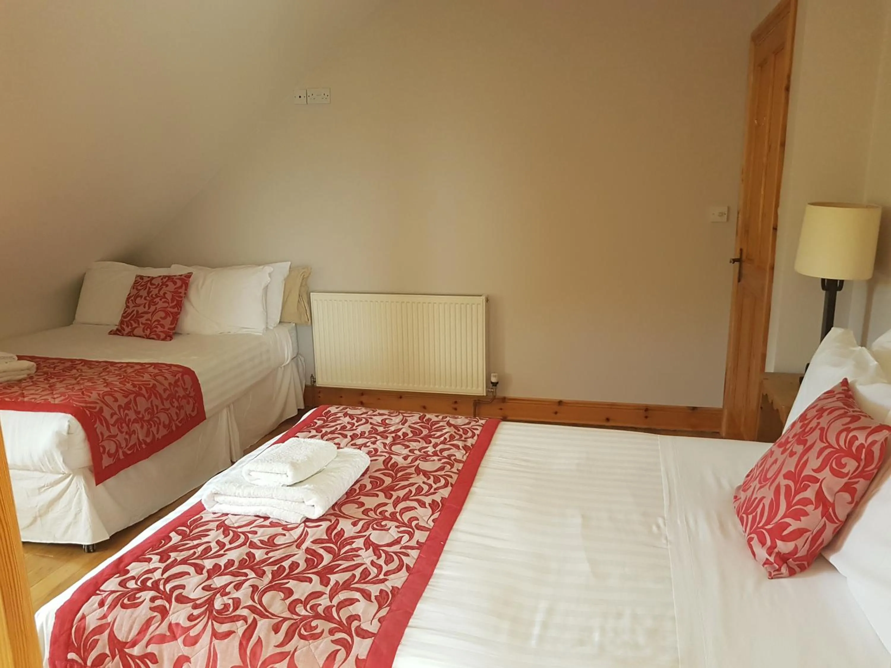 Other, Bed in Greenlawn Lodge