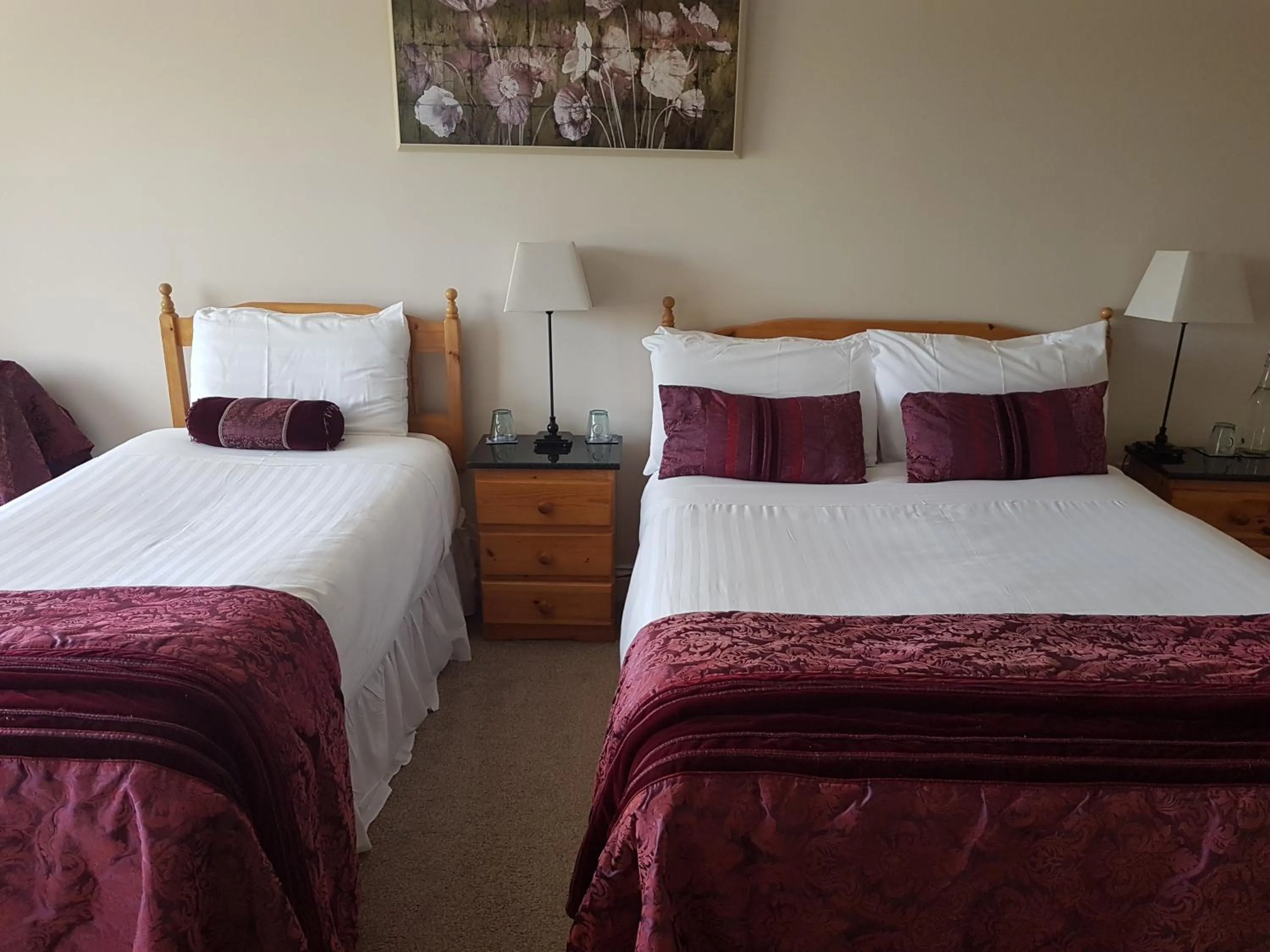 Bedroom, Bed in Greenlawn Lodge