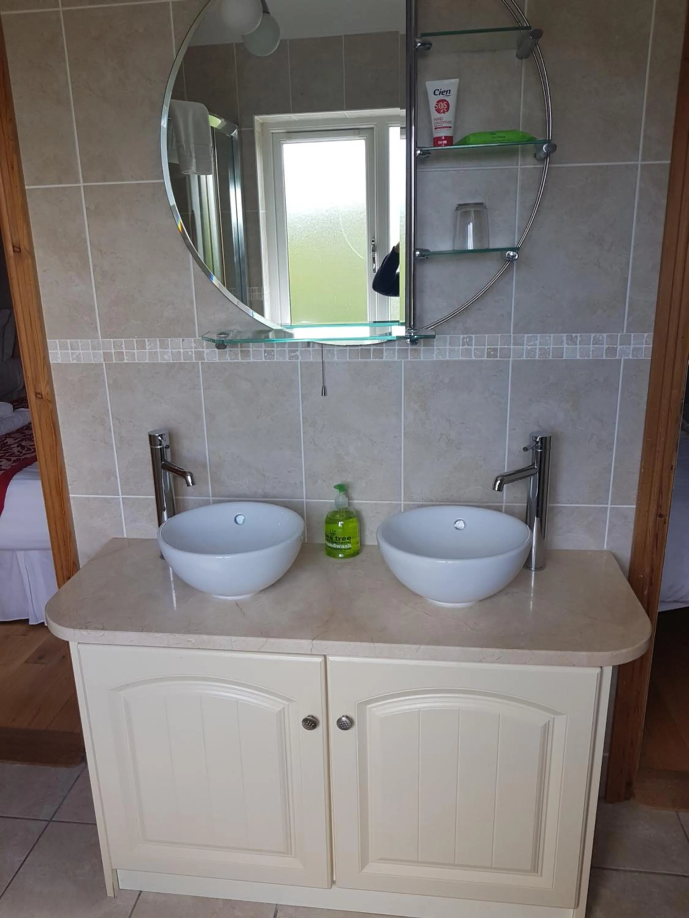 Bathroom in Greenlawn Lodge