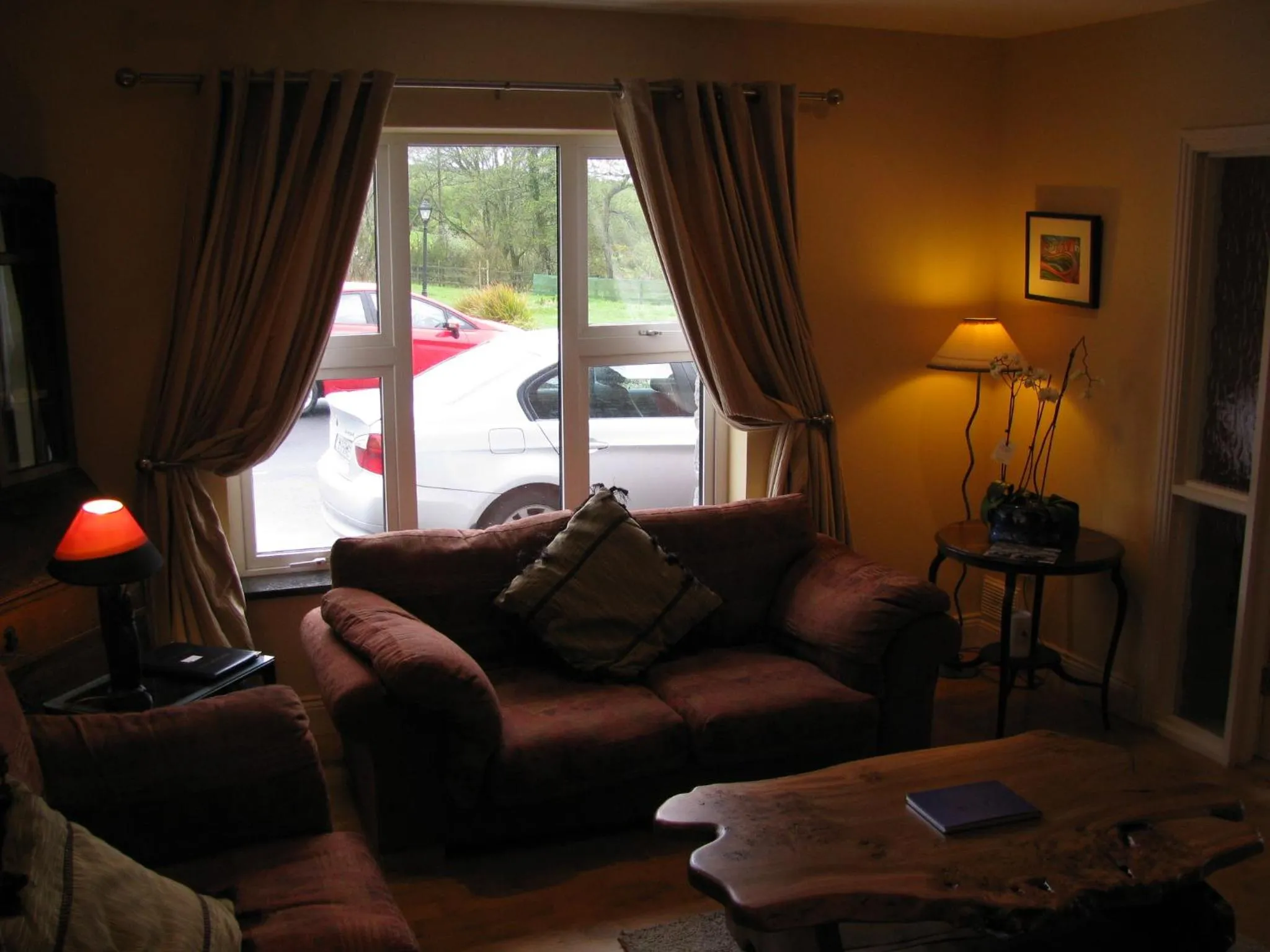 Living room in Greenlawn Lodge