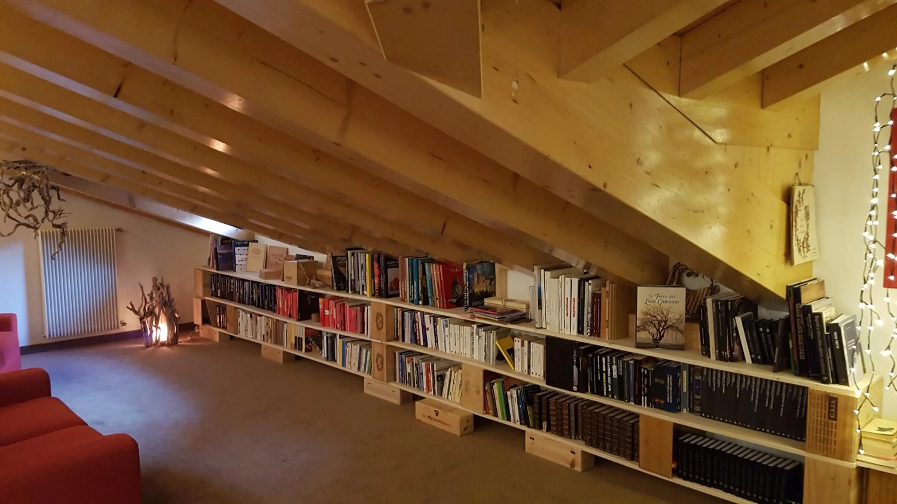 Library in Hotel La Perla