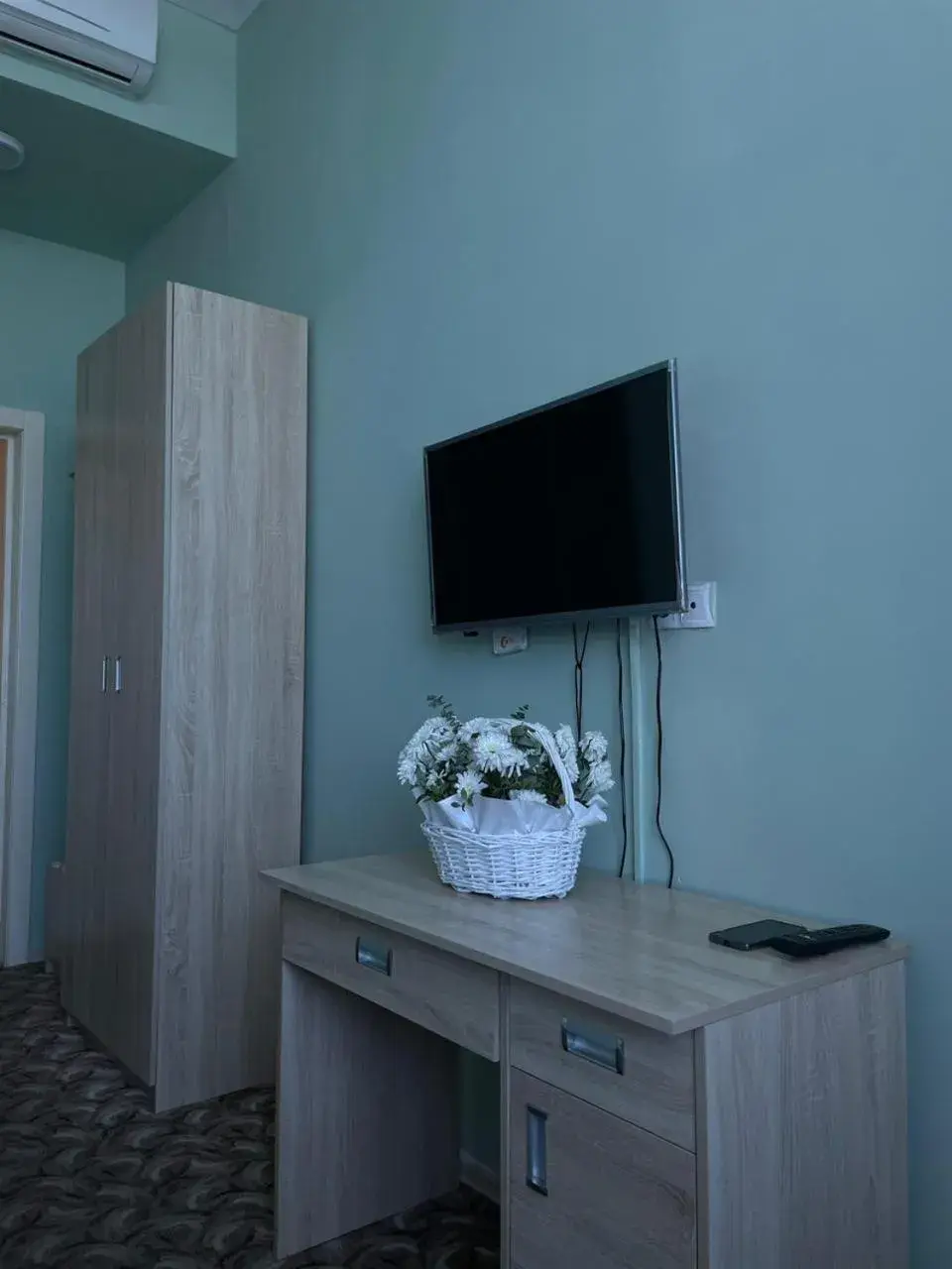 Budget Twin Room in Elysian hotel Budget Twin Room in Elysian hotel