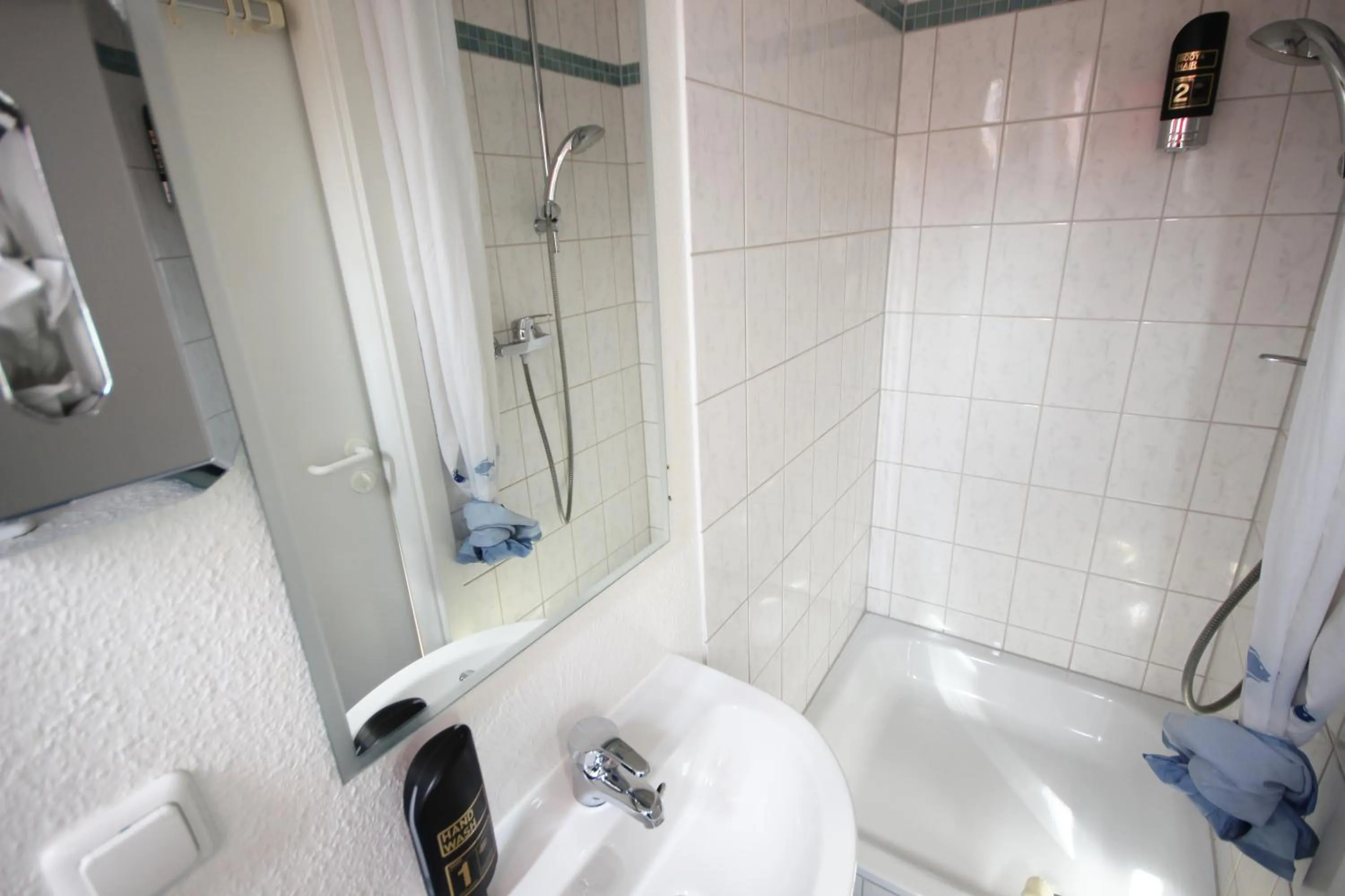 Bathroom in Aparthotel Marion Weber