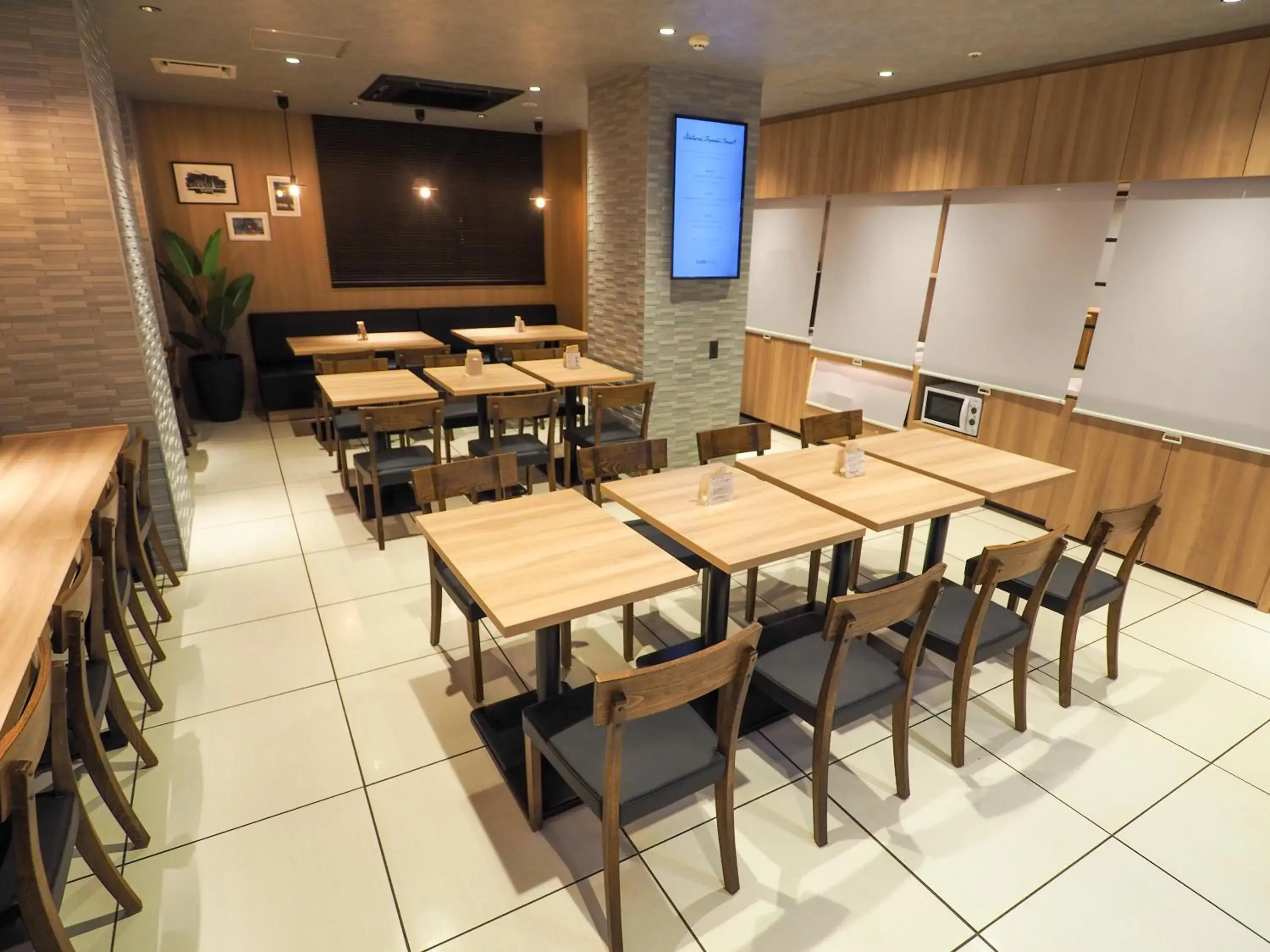 Lounge or bar in Super Hotel Tokyo Otsuka Lounge or bar in Super Hotel Tokyo Otsuka