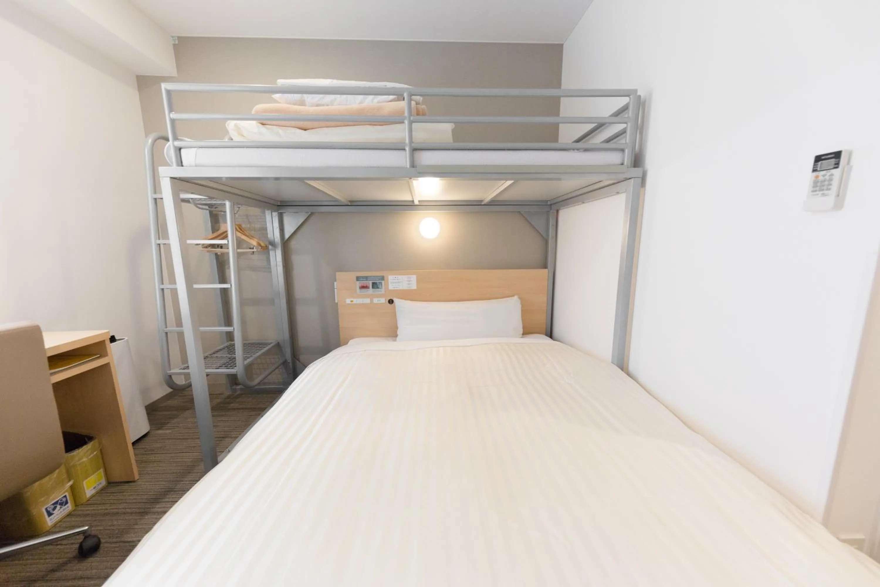 Bed in Super Hotel Tokyo Otsuka