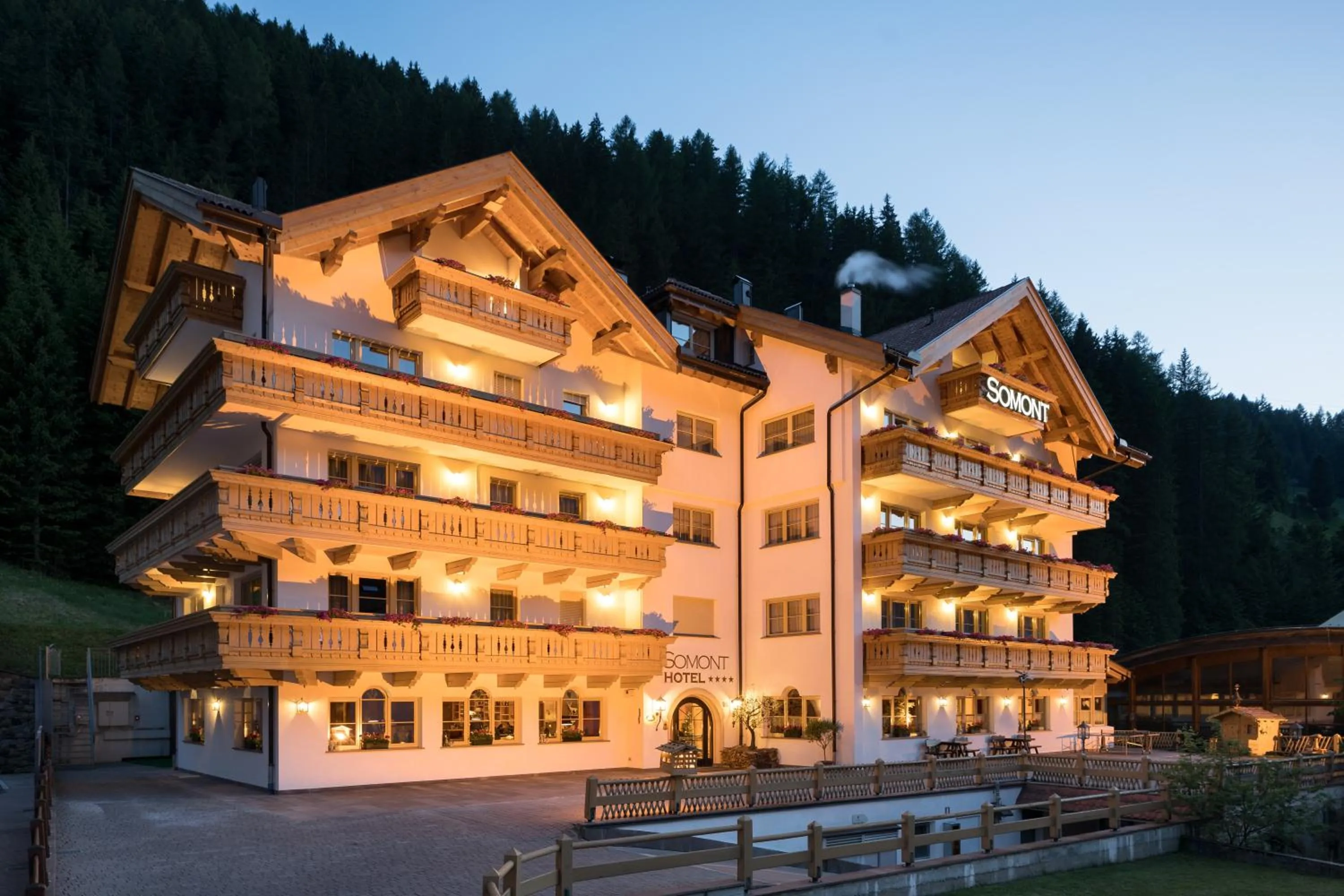 Property building in Hotel Somont