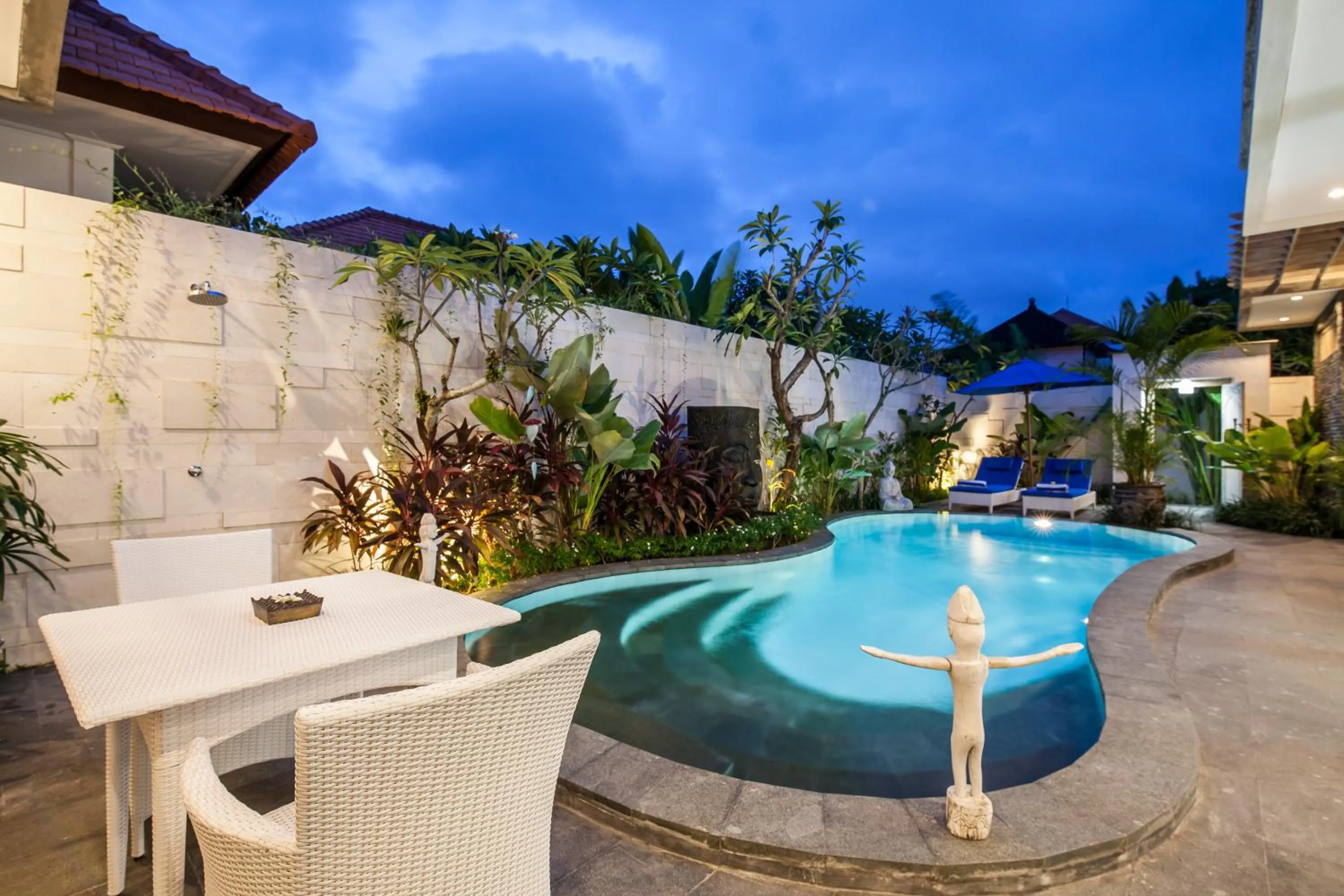 Swimming pool in Ambermoon Villa 2