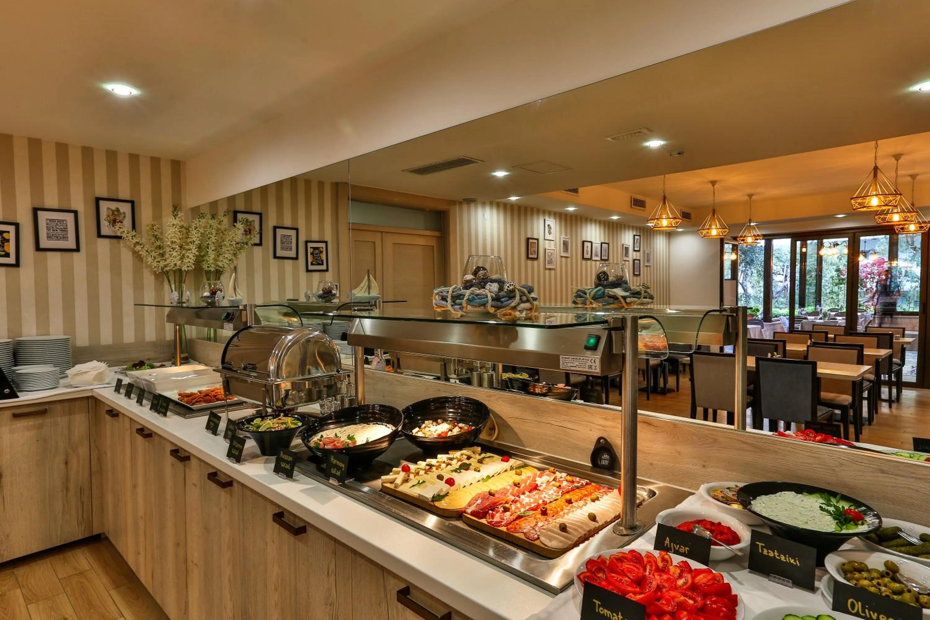 Food and drinks in Hotel Harmony by Aycon