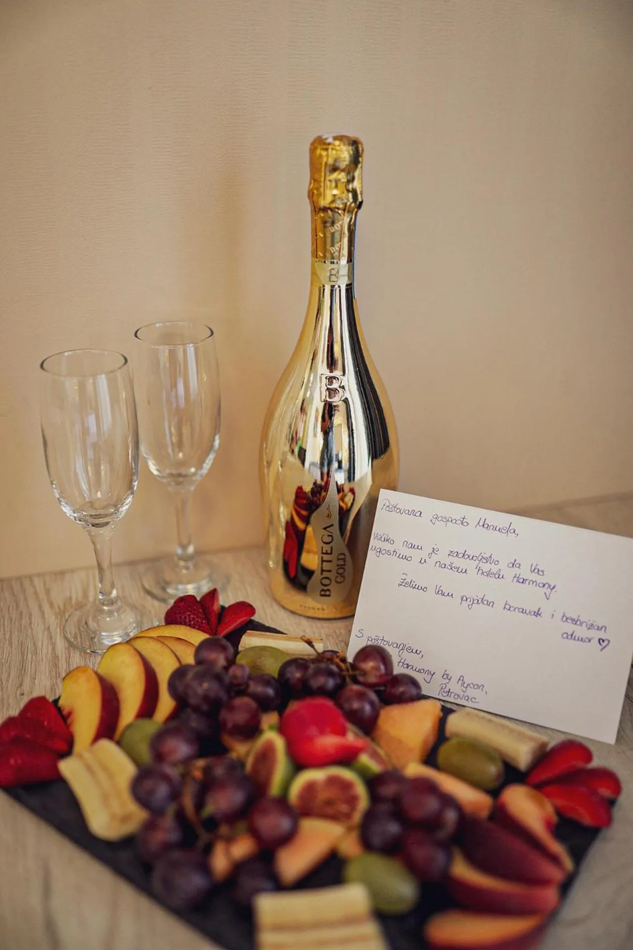 room service in Hotel Harmony by Aycon