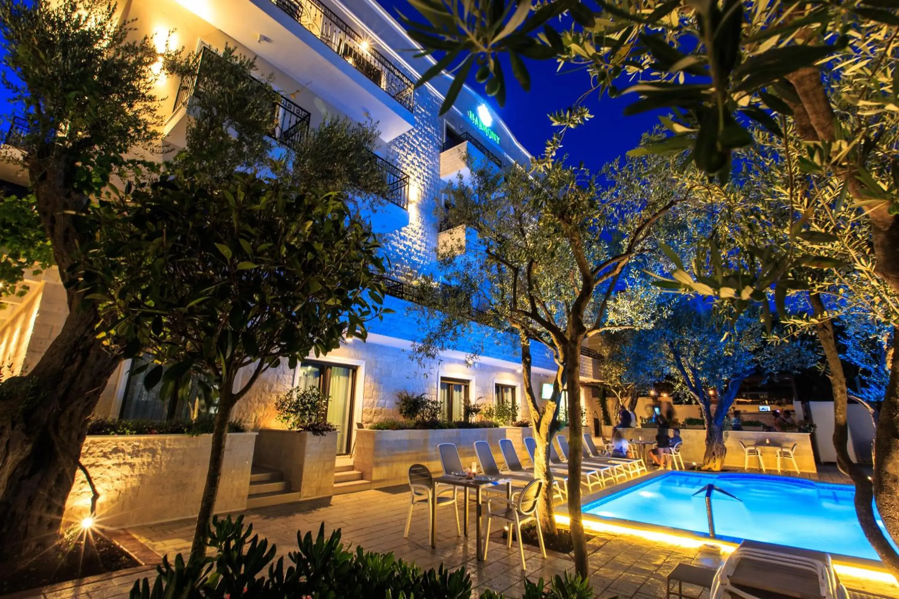 Facade/entrance in Hotel Harmony by Aycon Facade/entrance in Hotel Harmony by Aycon