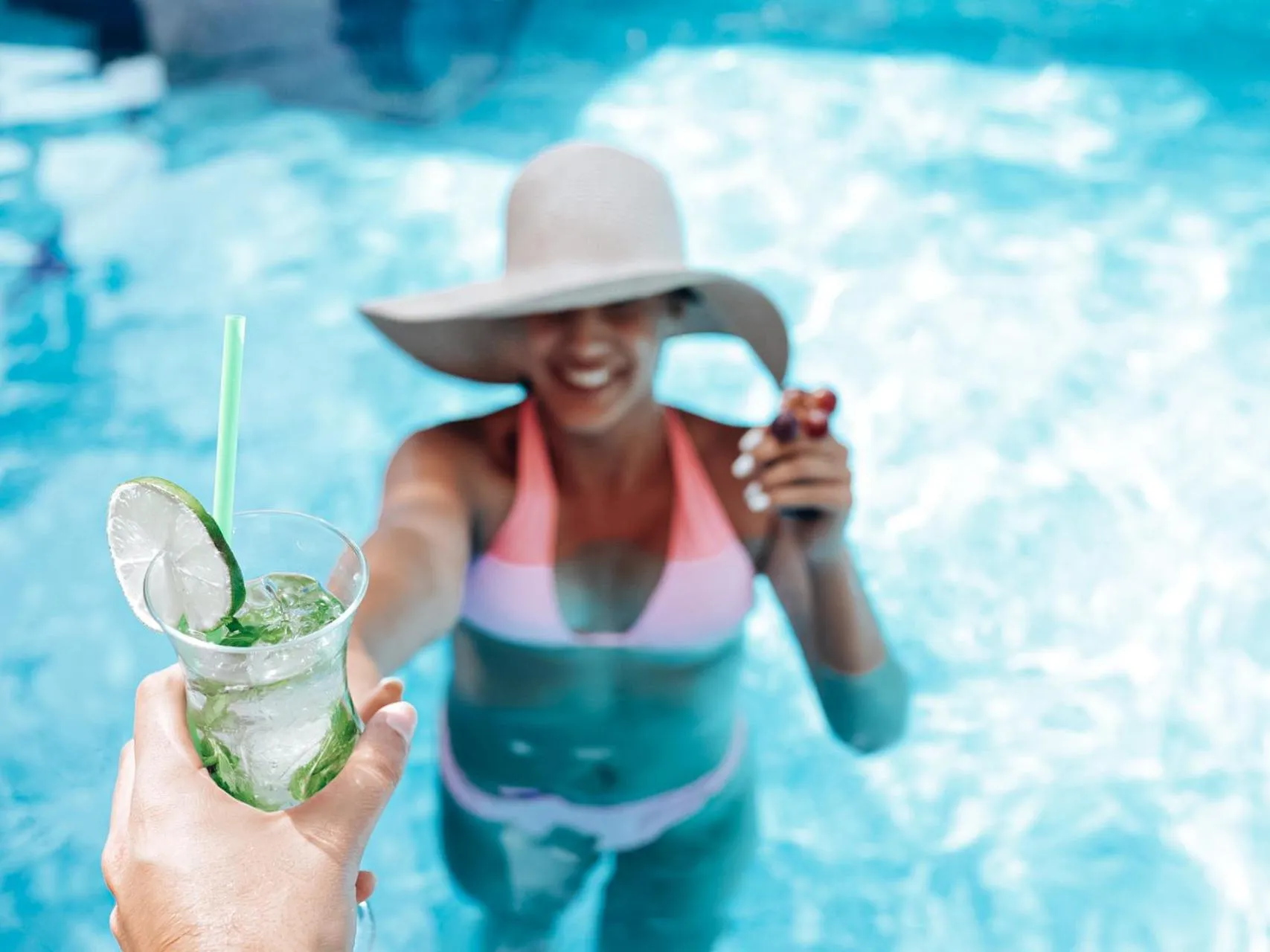 Swimming pool in Hotel Harmony by Aycon