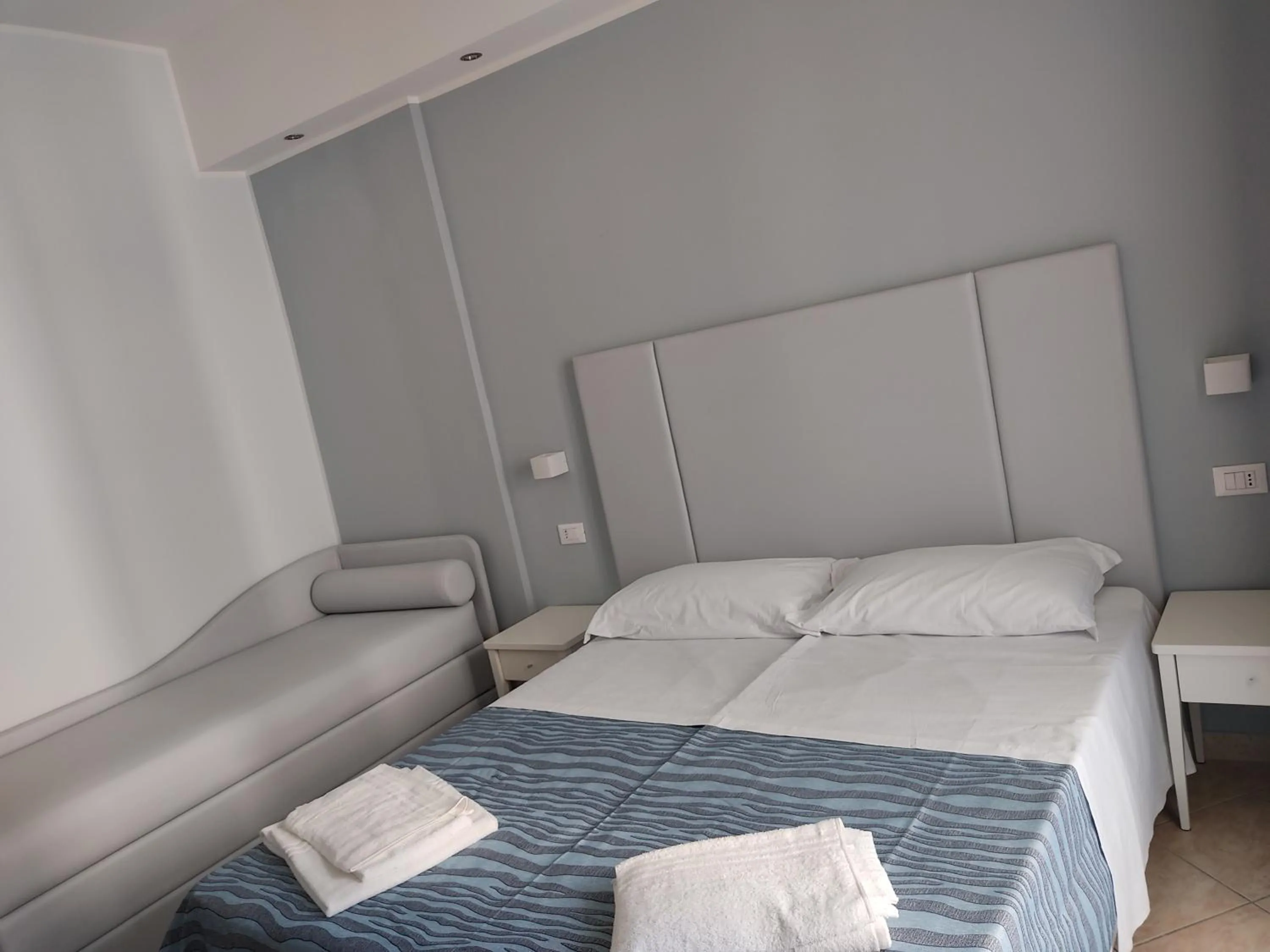 Bed in Hotel Caravel Park