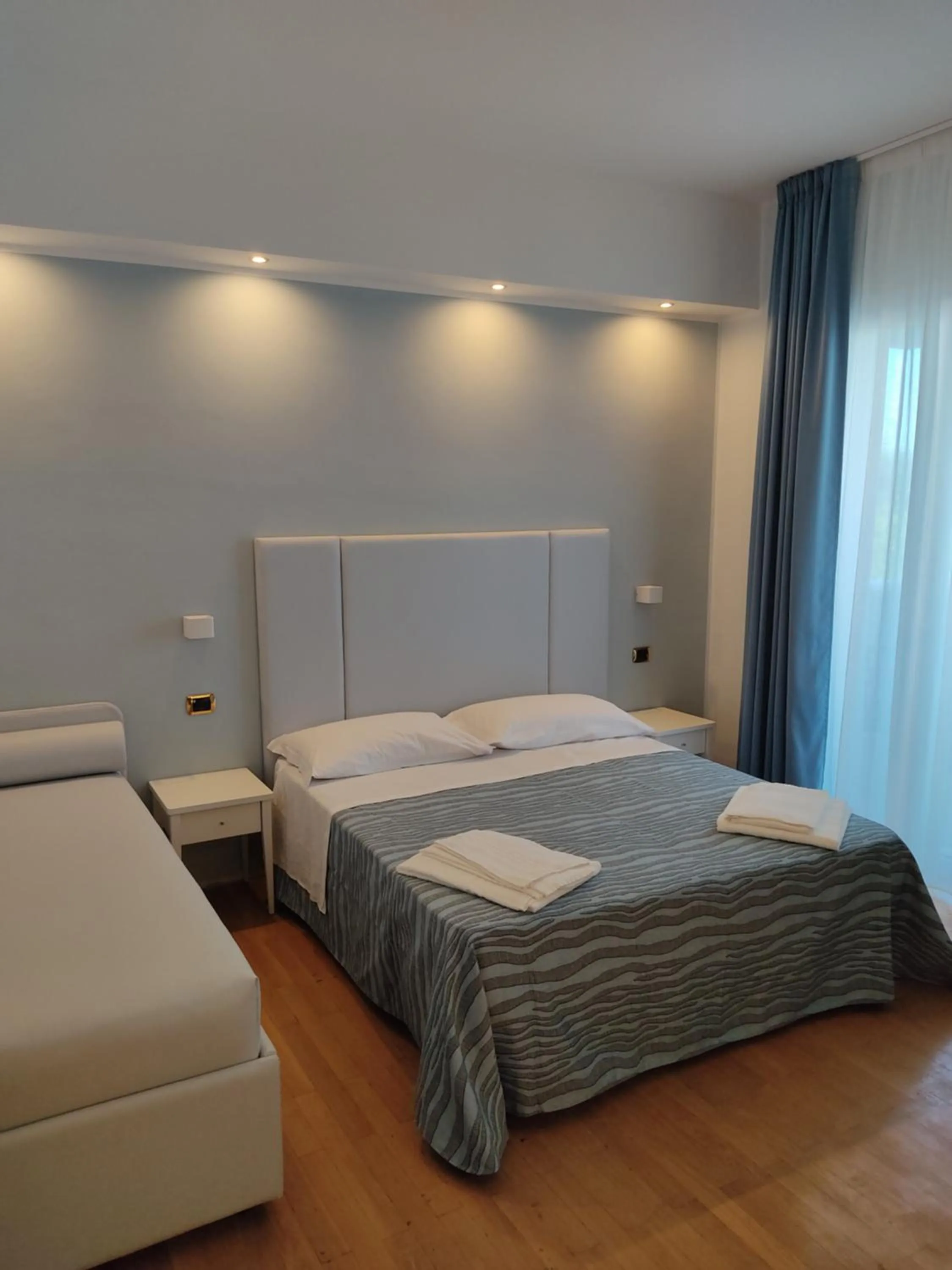 Bed in Hotel Caravel Park