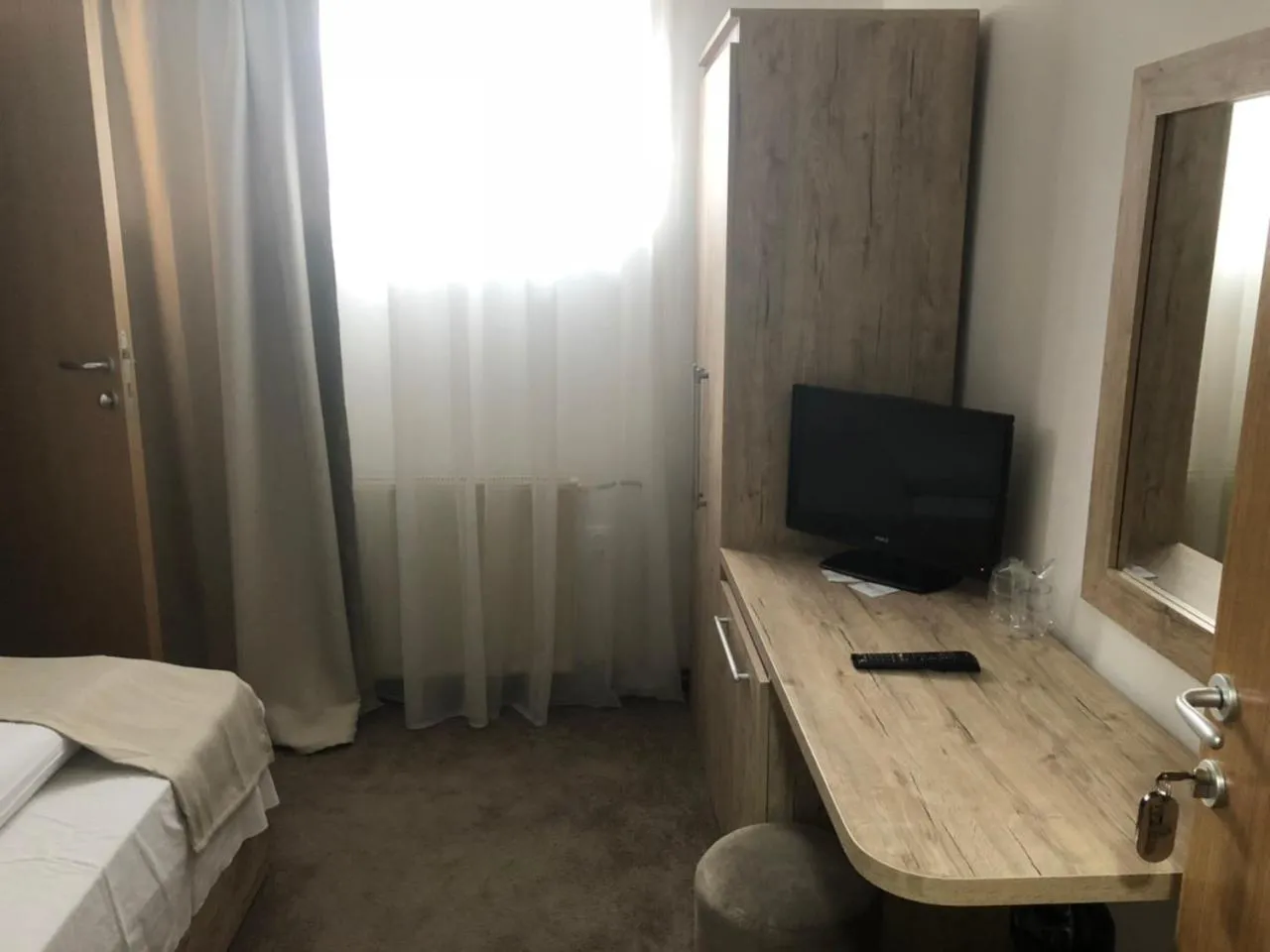 Bed in Gros Hotel - Leskovac